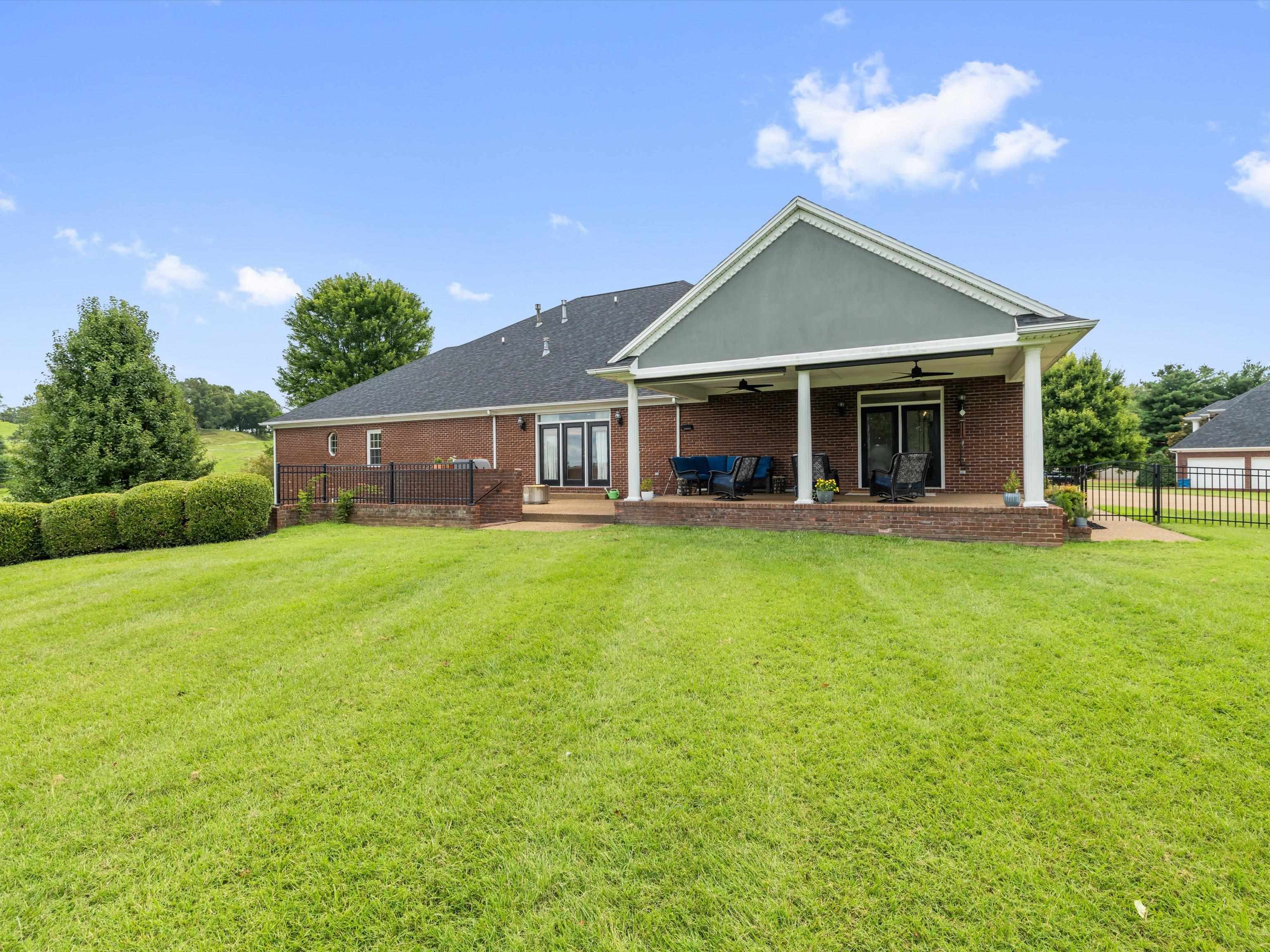 6747 Barcroft, Owensboro, Kentucky 42303, 5 Bedrooms Bedrooms, ,3 BathroomsBathrooms,Single Family Residence,For Sale,Barcroft,92733