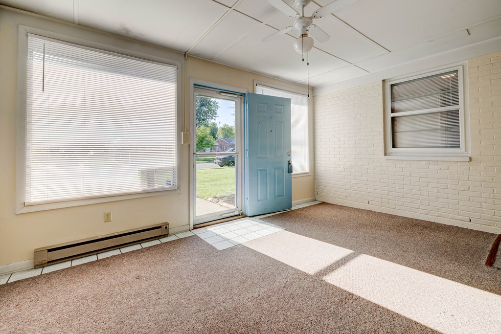 2919 Christie Place, Owensboro, Kentucky 42301, 5 Bedrooms Bedrooms, ,1 BathroomBathrooms,Single Family Residence,For Sale,Christie Place,92734