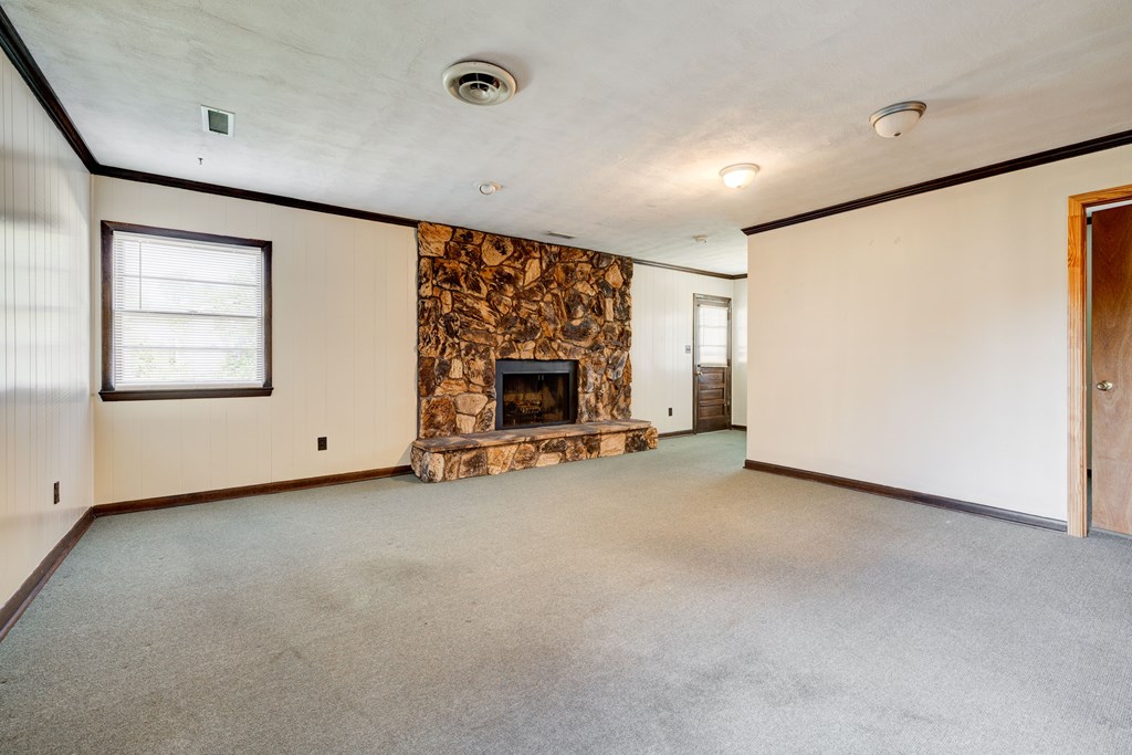 2919 Christie Place, Owensboro, Kentucky 42301, 5 Bedrooms Bedrooms, ,1 BathroomBathrooms,Single Family Residence,For Sale,Christie Place,92734