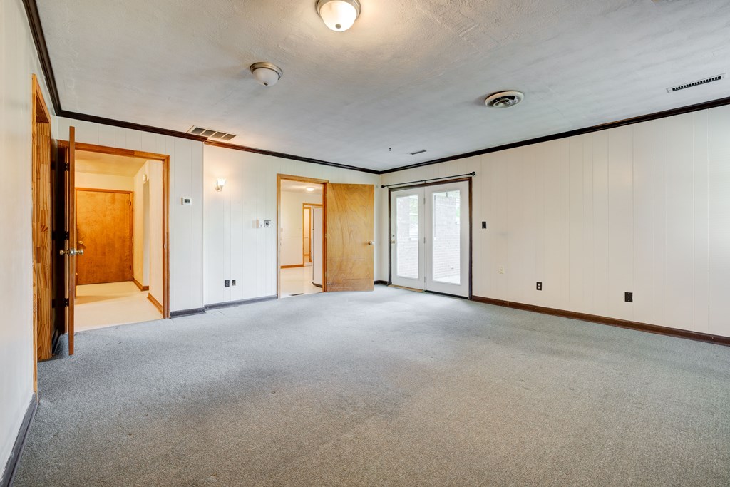 2919 Christie Place, Owensboro, Kentucky 42301, 5 Bedrooms Bedrooms, ,1 BathroomBathrooms,Single Family Residence,For Sale,Christie Place,92734