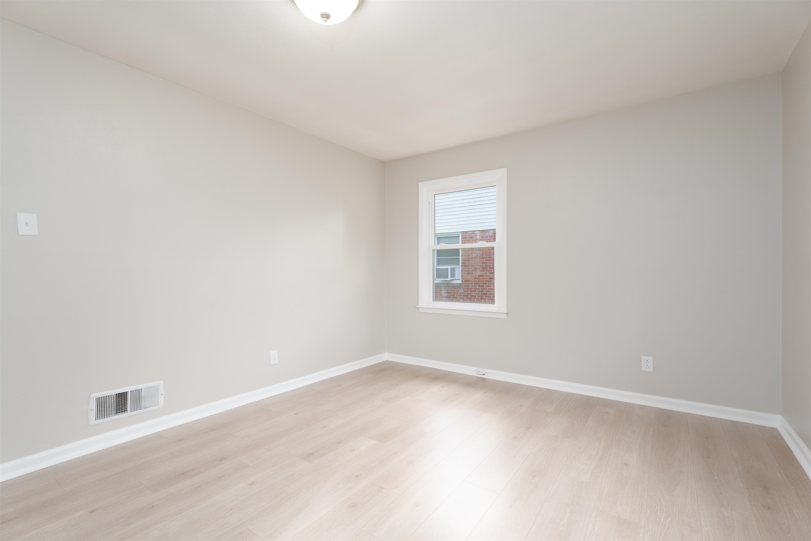 124 Stockton, Owensboro, Kentucky 42302, 3 Bedrooms Bedrooms, ,1 BathroomBathrooms,Single Family Residence,For Sale,Stockton,92735