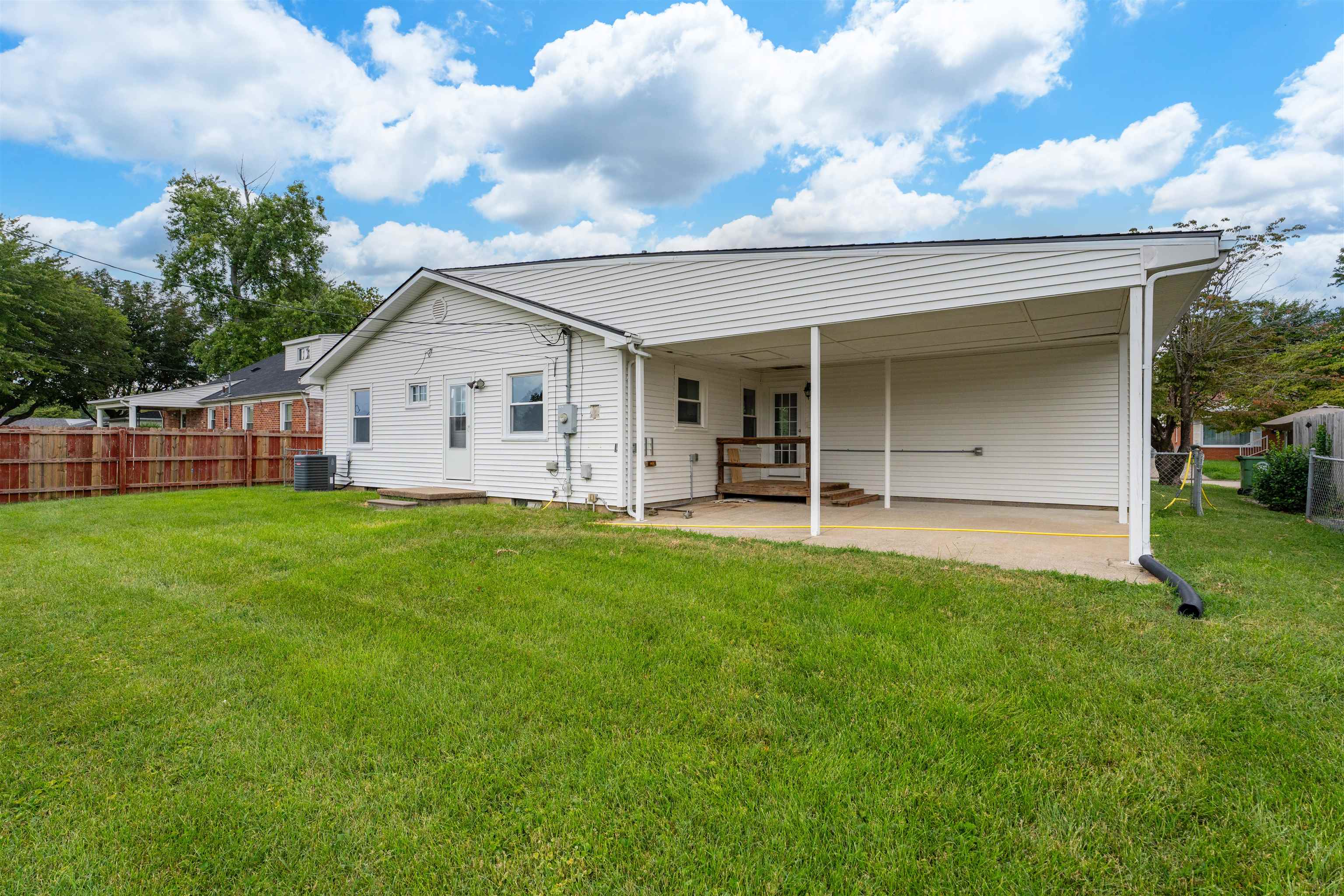 124 Stockton, Owensboro, Kentucky 42302, 3 Bedrooms Bedrooms, ,1 BathroomBathrooms,Single Family Residence,For Sale,Stockton,92735