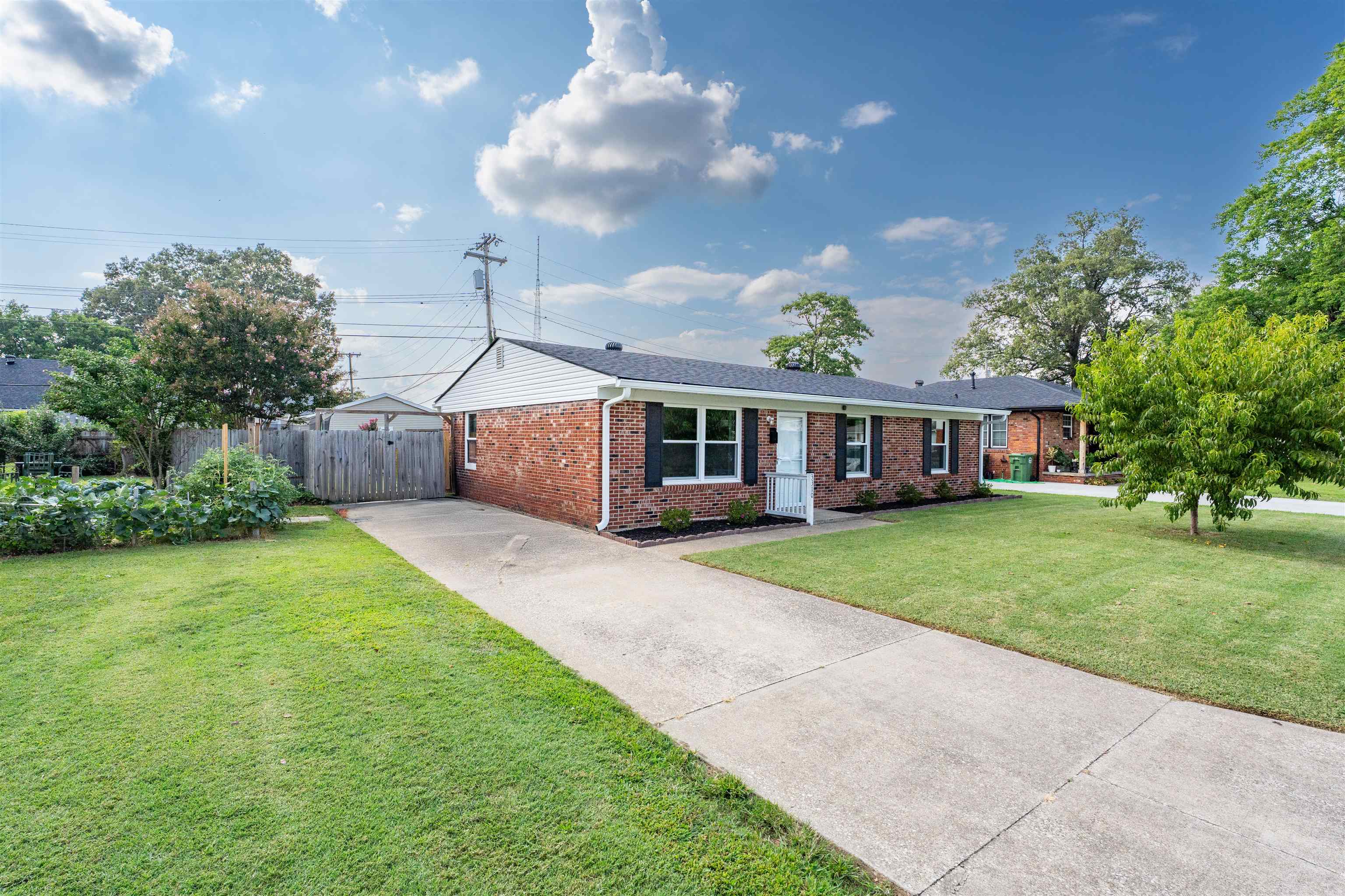 3310 Jefferson St, Owensboro, Kentucky 42303-7078, 3 Bedrooms Bedrooms, ,1 BathroomBathrooms,Single Family Residence,For Sale,Jefferson St,92737