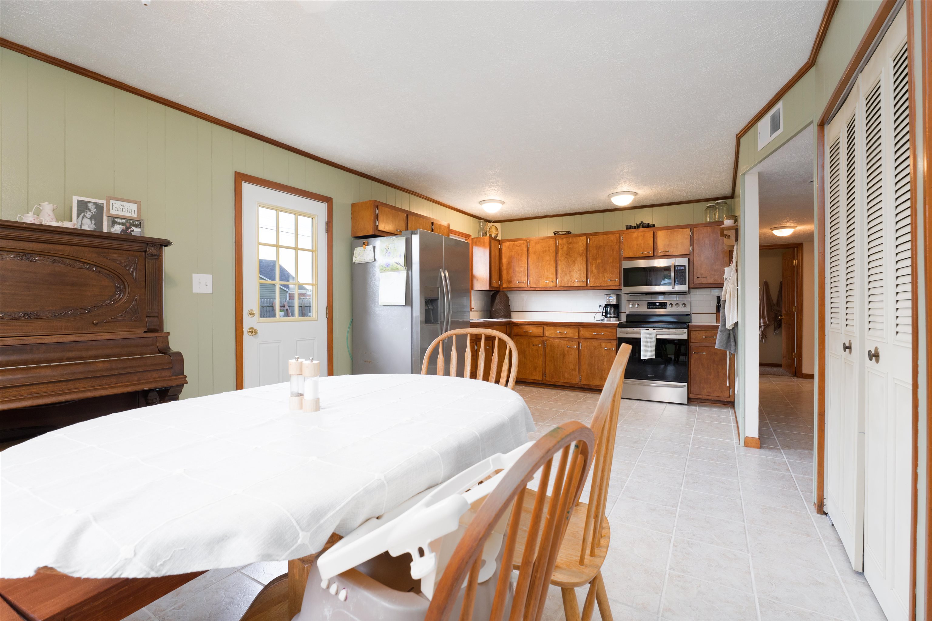 3310 Jefferson St, Owensboro, Kentucky 42303-7078, 3 Bedrooms Bedrooms, ,1 BathroomBathrooms,Single Family Residence,For Sale,Jefferson St,92737