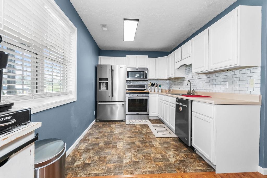 9433 Morgantown Rd, Whitesville, Kentucky 42378, 3 Bedrooms Bedrooms, ,2 BathroomsBathrooms,Single Family Residence,For Sale,Morgantown Rd,92743