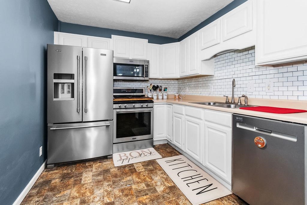9433 Morgantown Rd, Whitesville, Kentucky 42378, 3 Bedrooms Bedrooms, ,2 BathroomsBathrooms,Single Family Residence,For Sale,Morgantown Rd,92743