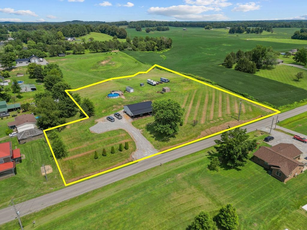 9433 Morgantown Rd, Whitesville, Kentucky 42378, 3 Bedrooms Bedrooms, ,2 BathroomsBathrooms,Single Family Residence,For Sale,Morgantown Rd,92743