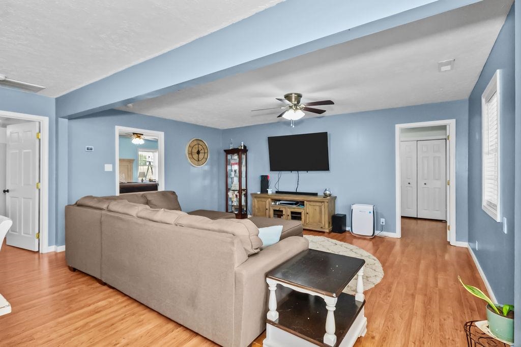 9433 Morgantown Rd, Whitesville, Kentucky 42378, 3 Bedrooms Bedrooms, ,2 BathroomsBathrooms,Single Family Residence,For Sale,Morgantown Rd,92743