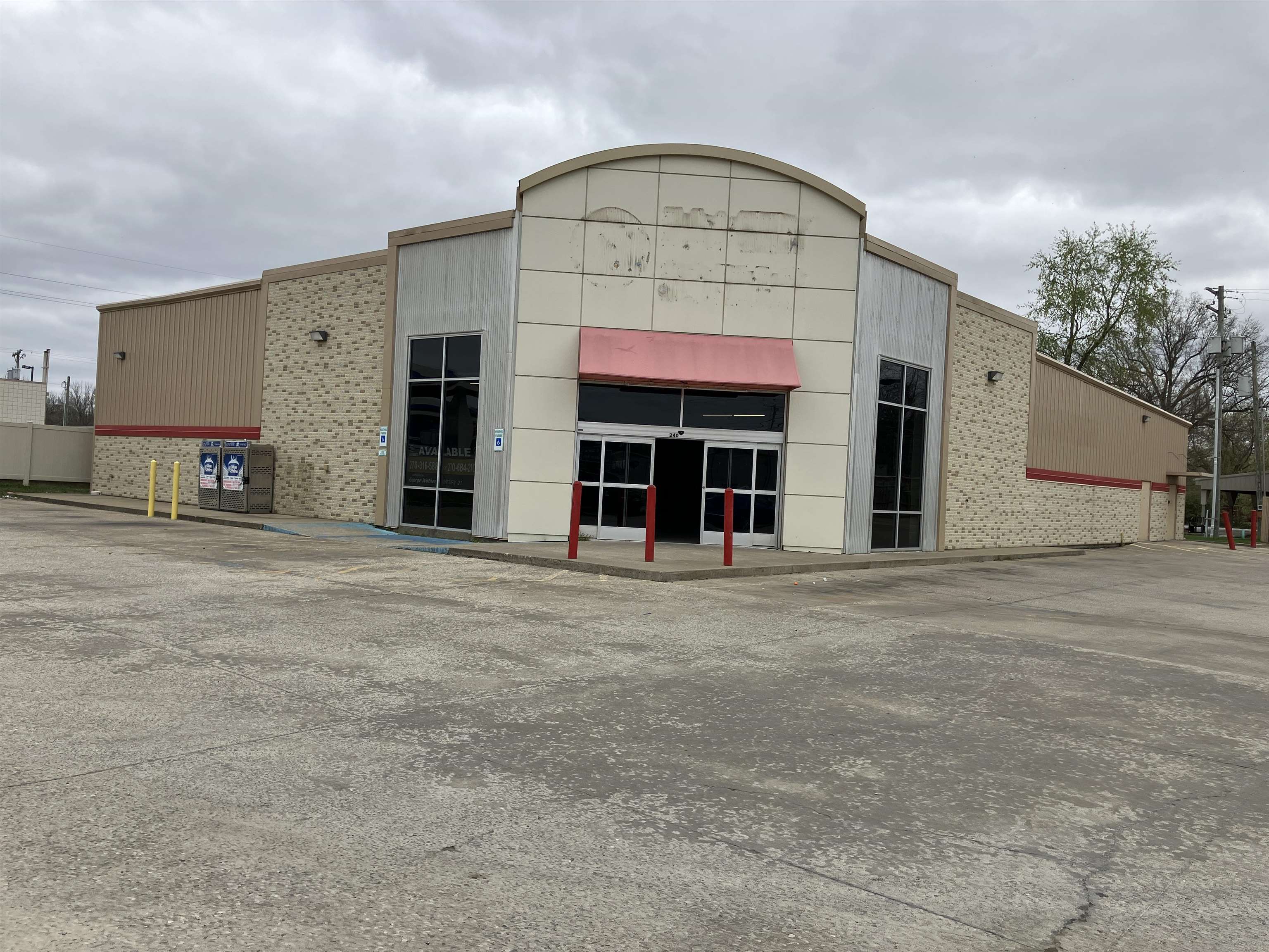 240 US HWY 41 N, Sebree, Kentucky 42455, ,Retail,For Sale,US HWY 41 N,92745