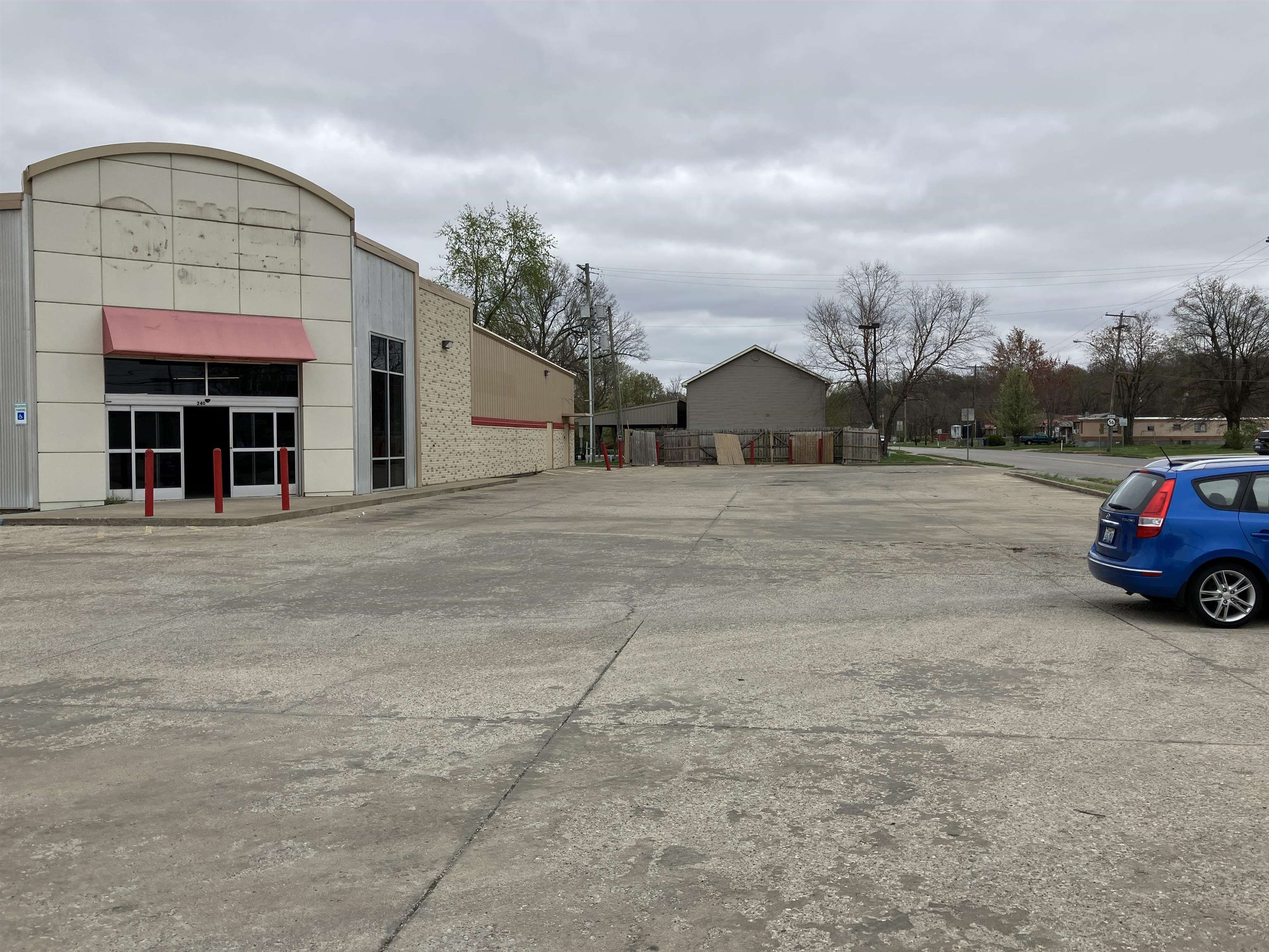 240 US HWY 41 N, Sebree, Kentucky 42455, ,Retail,For Sale,US HWY 41 N,92745
