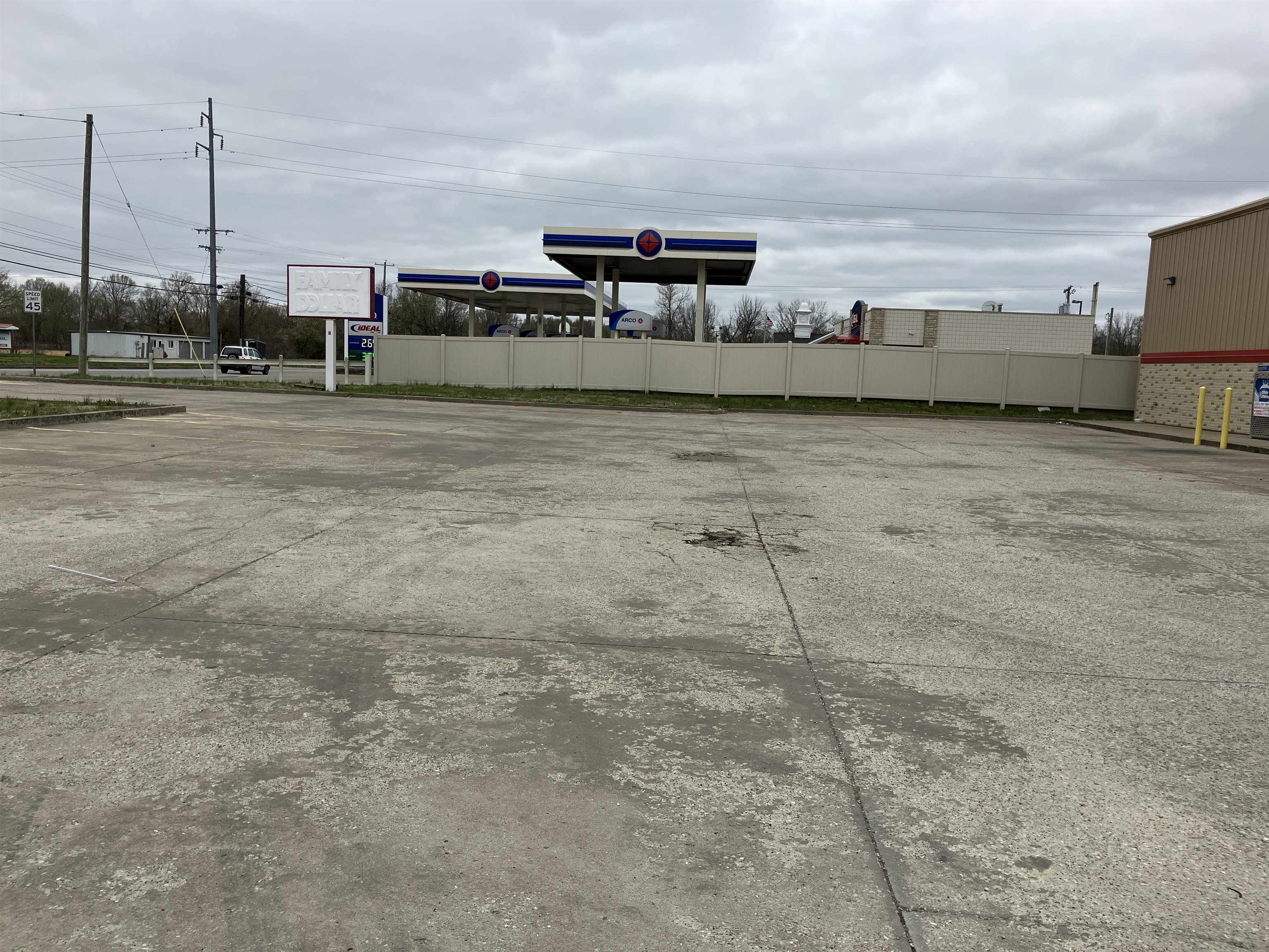 240 US HWY 41 N, Sebree, Kentucky 42455, ,Retail,For Sale,US HWY 41 N,92745