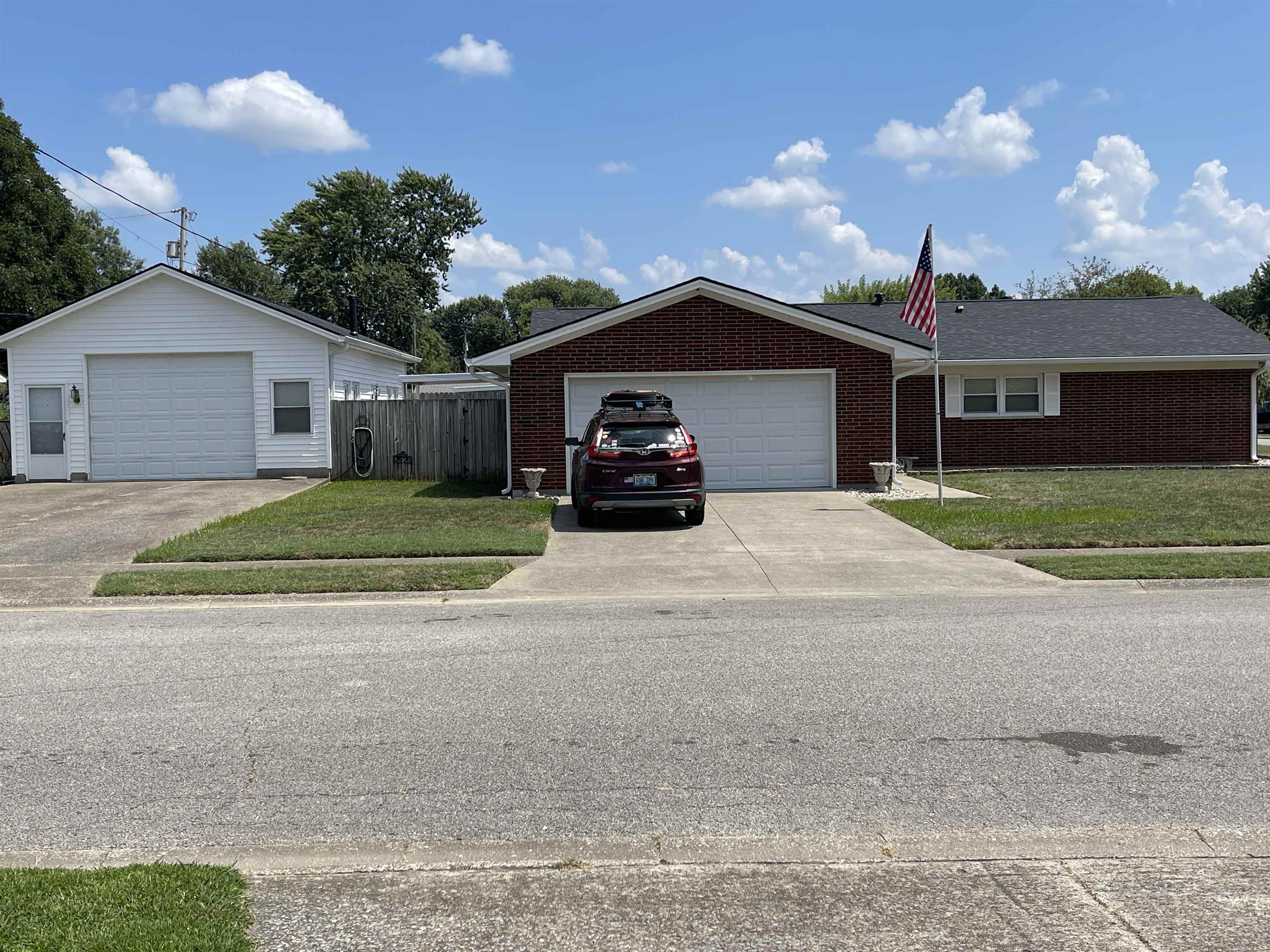 2525 Middleground Drive, Owensboro, Kentucky 42301, 3 Bedrooms Bedrooms, ,2 BathroomsBathrooms,Single Family Residence,For Sale,Middleground Drive,92747
