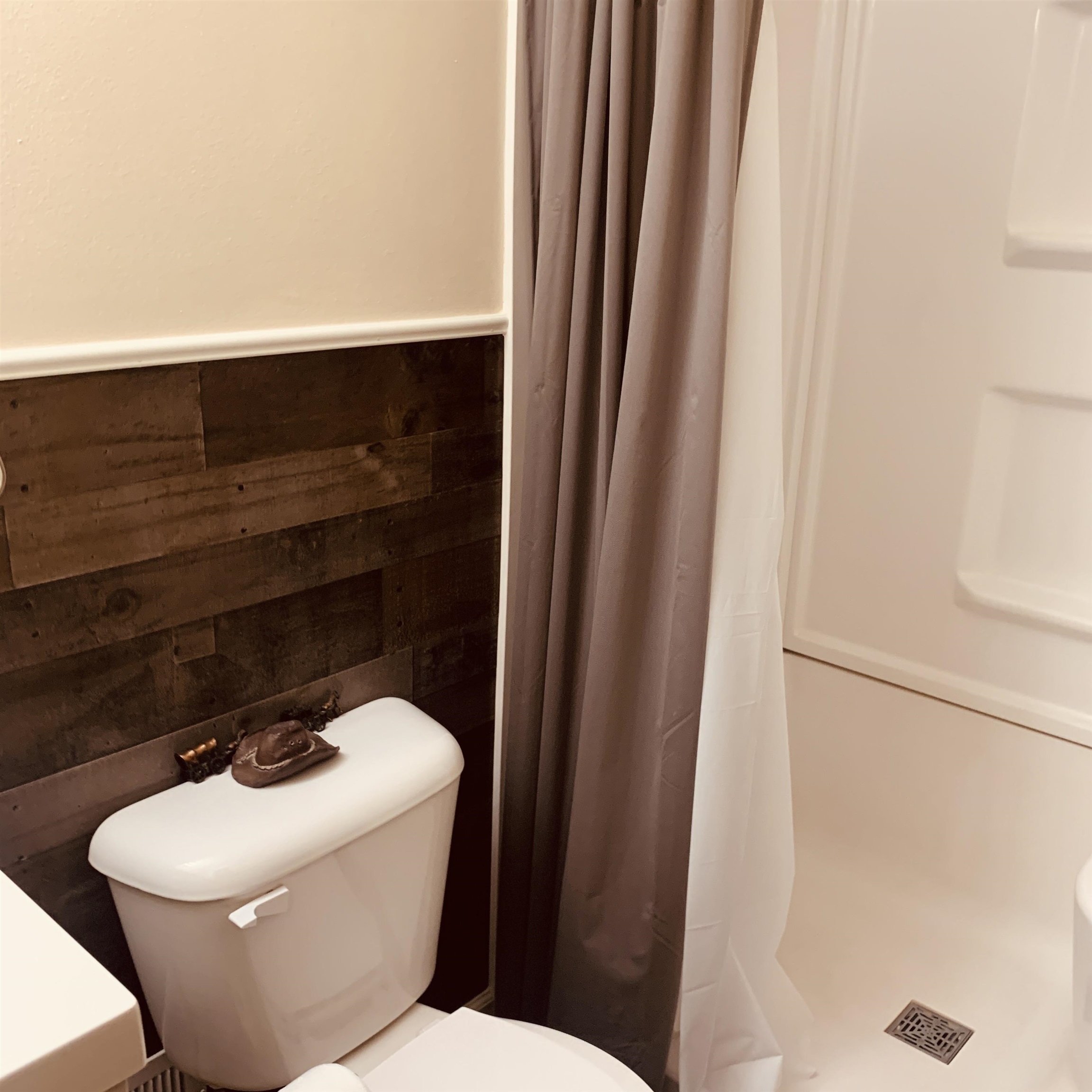 2525 Middleground Drive, Owensboro, Kentucky 42301, 3 Bedrooms Bedrooms, ,2 BathroomsBathrooms,Single Family Residence,For Sale,Middleground Drive,92747