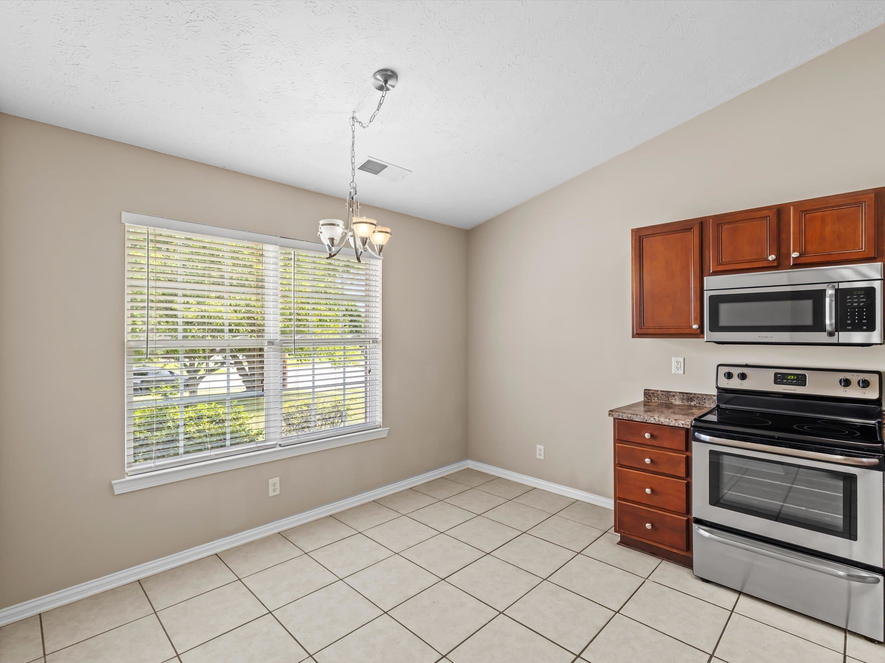 2570 Landing Terrace, Owensboro, Kentucky 42303, 3 Bedrooms Bedrooms, ,2 BathroomsBathrooms,Single Family Residence,For Sale,Landing Terrace,92751