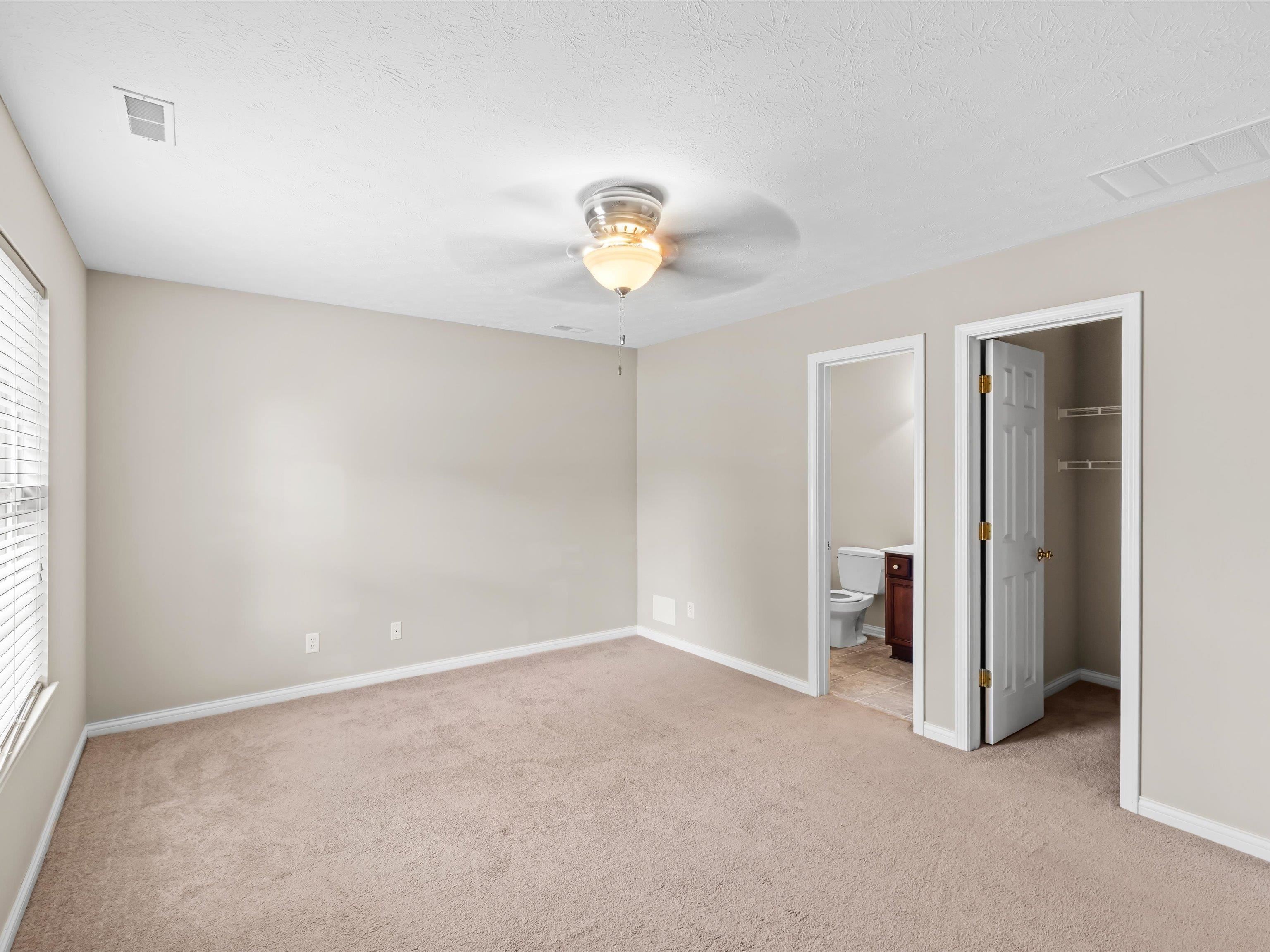 2570 Landing Terrace, Owensboro, Kentucky 42303, 3 Bedrooms Bedrooms, ,2 BathroomsBathrooms,Single Family Residence,For Sale,Landing Terrace,92751