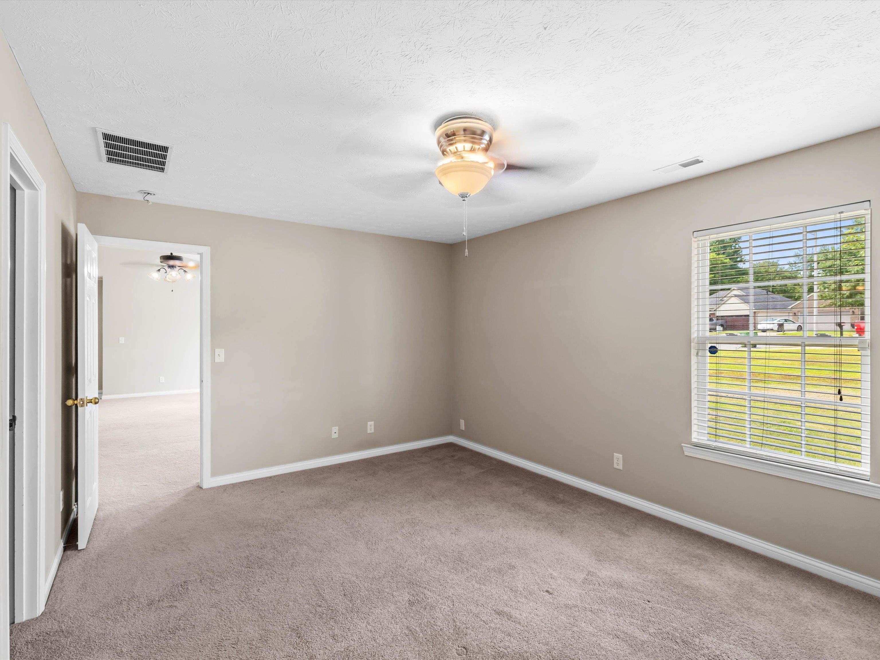 2570 Landing Terrace, Owensboro, Kentucky 42303, 3 Bedrooms Bedrooms, ,2 BathroomsBathrooms,Single Family Residence,For Sale,Landing Terrace,92751
