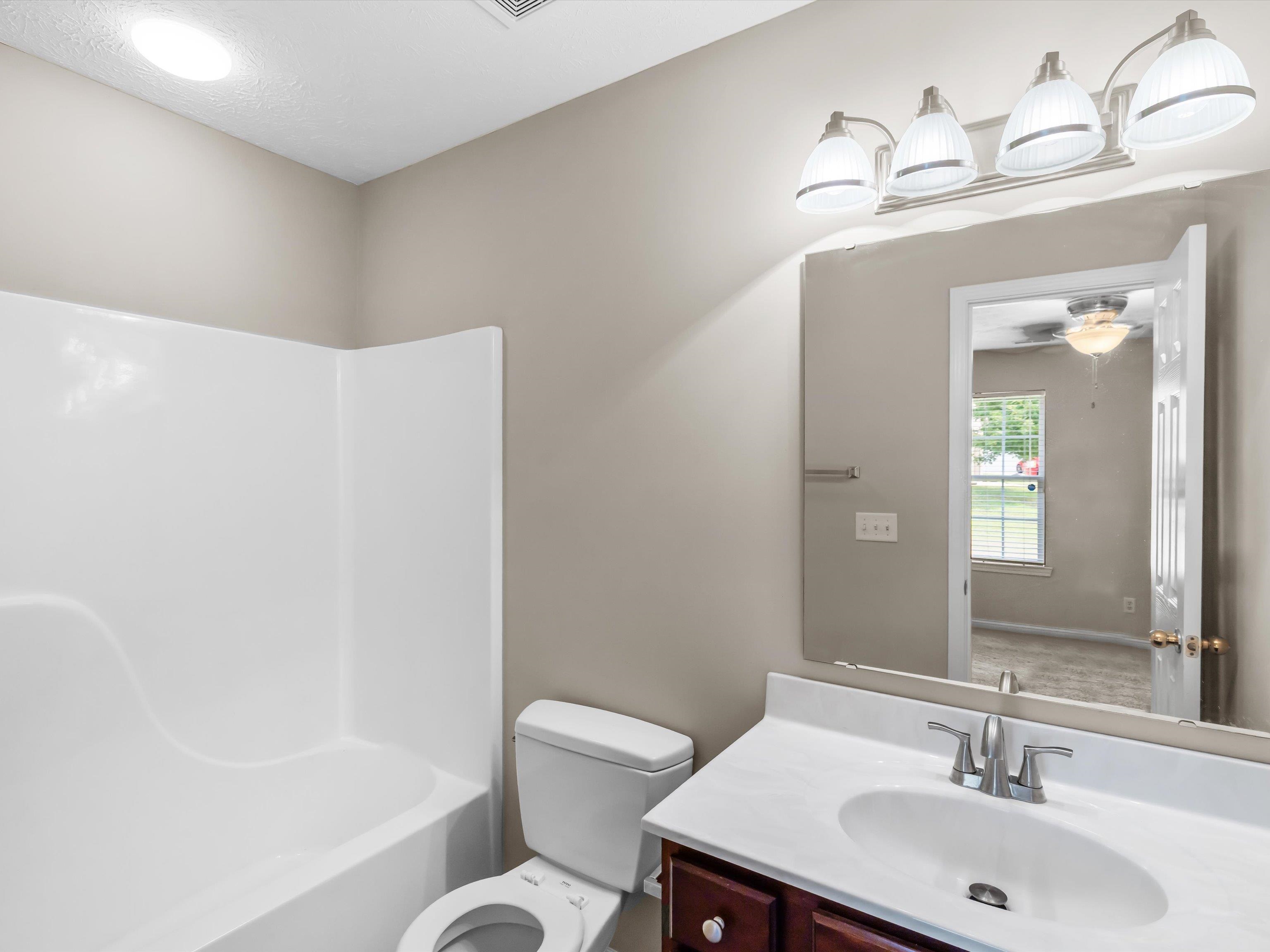 2570 Landing Terrace, Owensboro, Kentucky 42303, 3 Bedrooms Bedrooms, ,2 BathroomsBathrooms,Single Family Residence,For Sale,Landing Terrace,92751