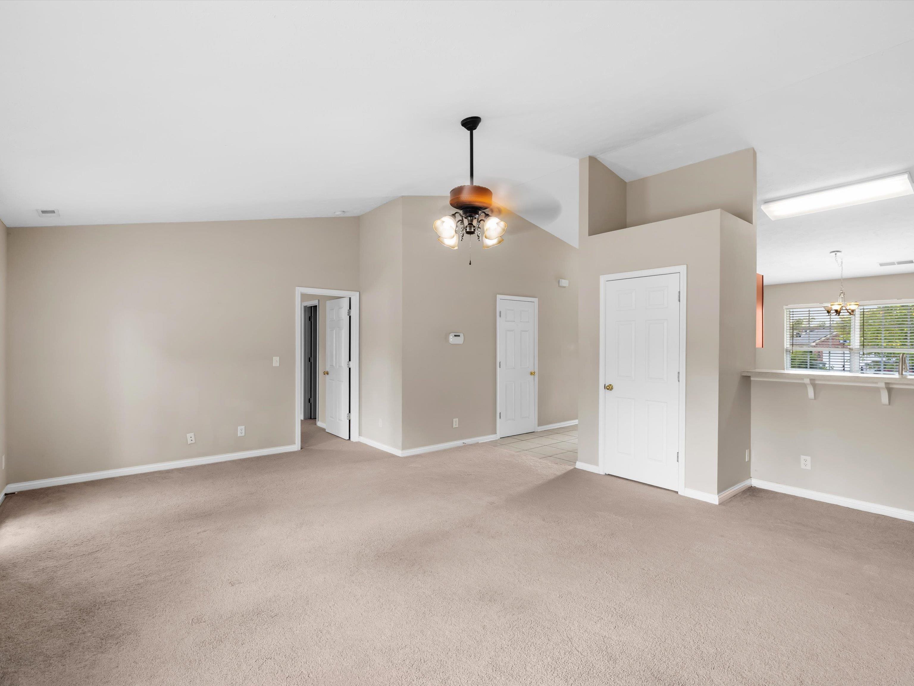 2570 Landing Terrace, Owensboro, Kentucky 42303, 3 Bedrooms Bedrooms, ,2 BathroomsBathrooms,Single Family Residence,For Sale,Landing Terrace,92751