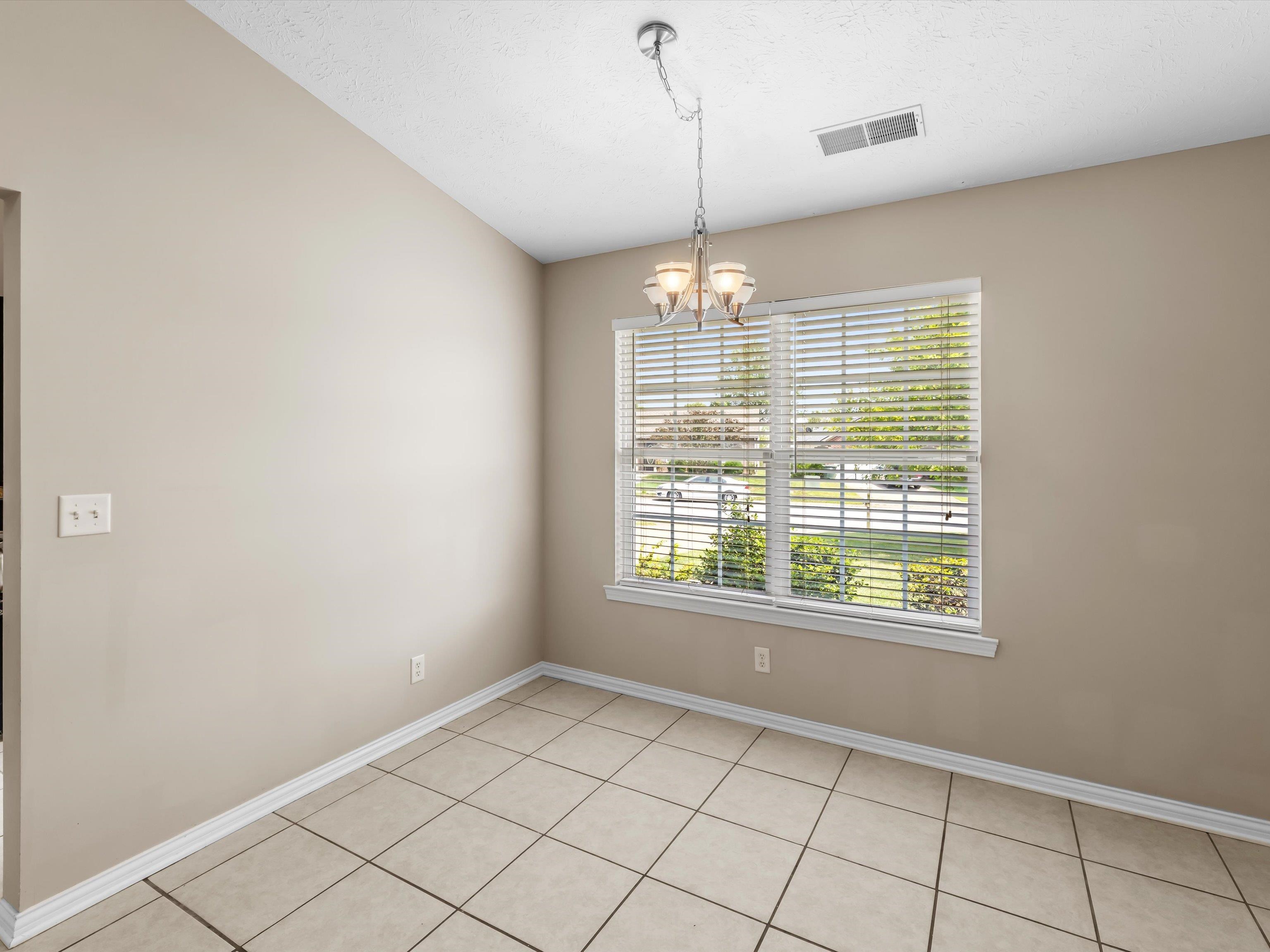2570 Landing Terrace, Owensboro, Kentucky 42303, 3 Bedrooms Bedrooms, ,2 BathroomsBathrooms,Single Family Residence,For Sale,Landing Terrace,92751