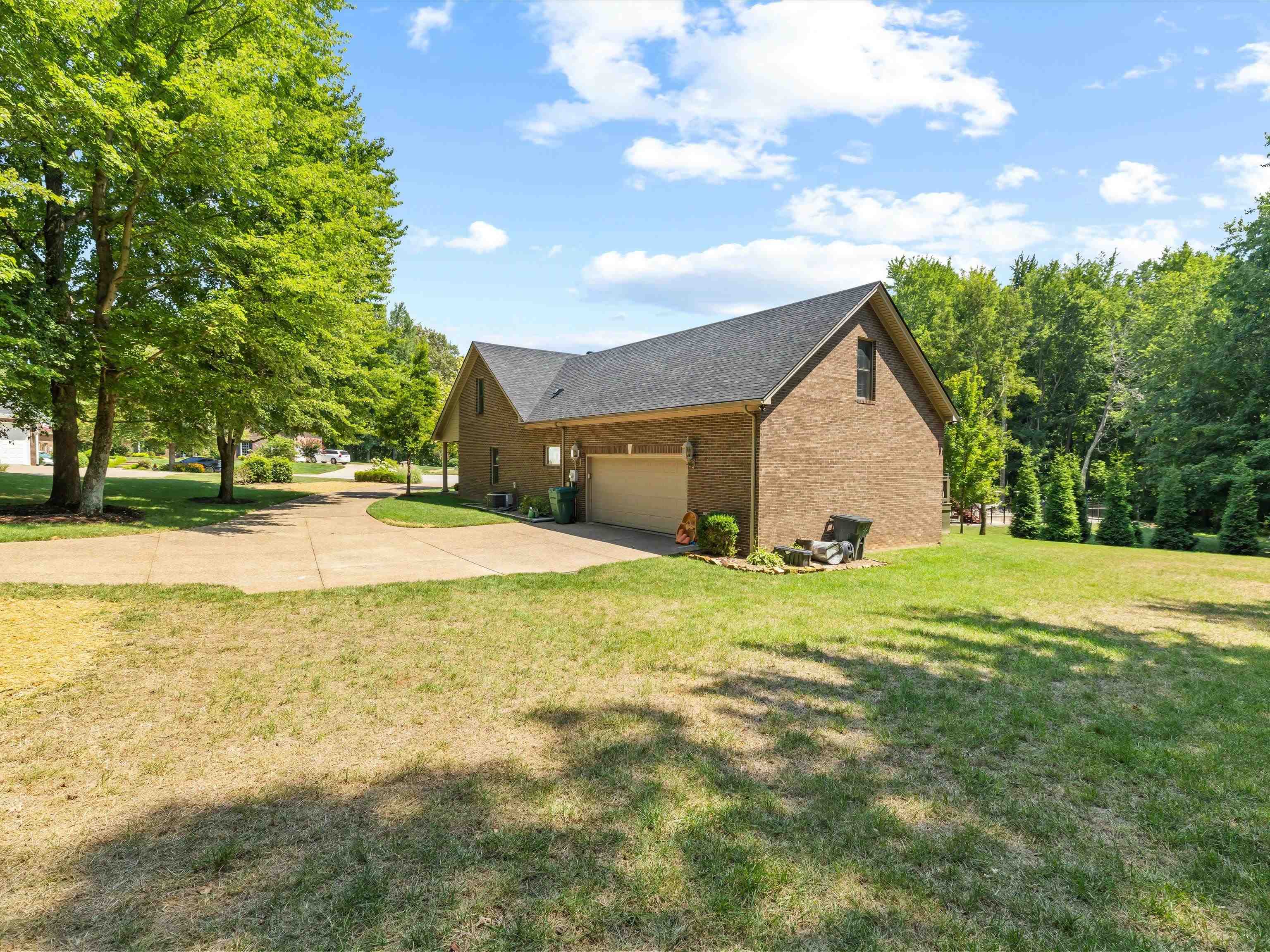 4950 Ridge Creek Rd, Owensboro, Kentucky 42303, 4 Bedrooms Bedrooms, ,2 BathroomsBathrooms,Single Family Residence,For Sale,Ridge Creek Rd,92752