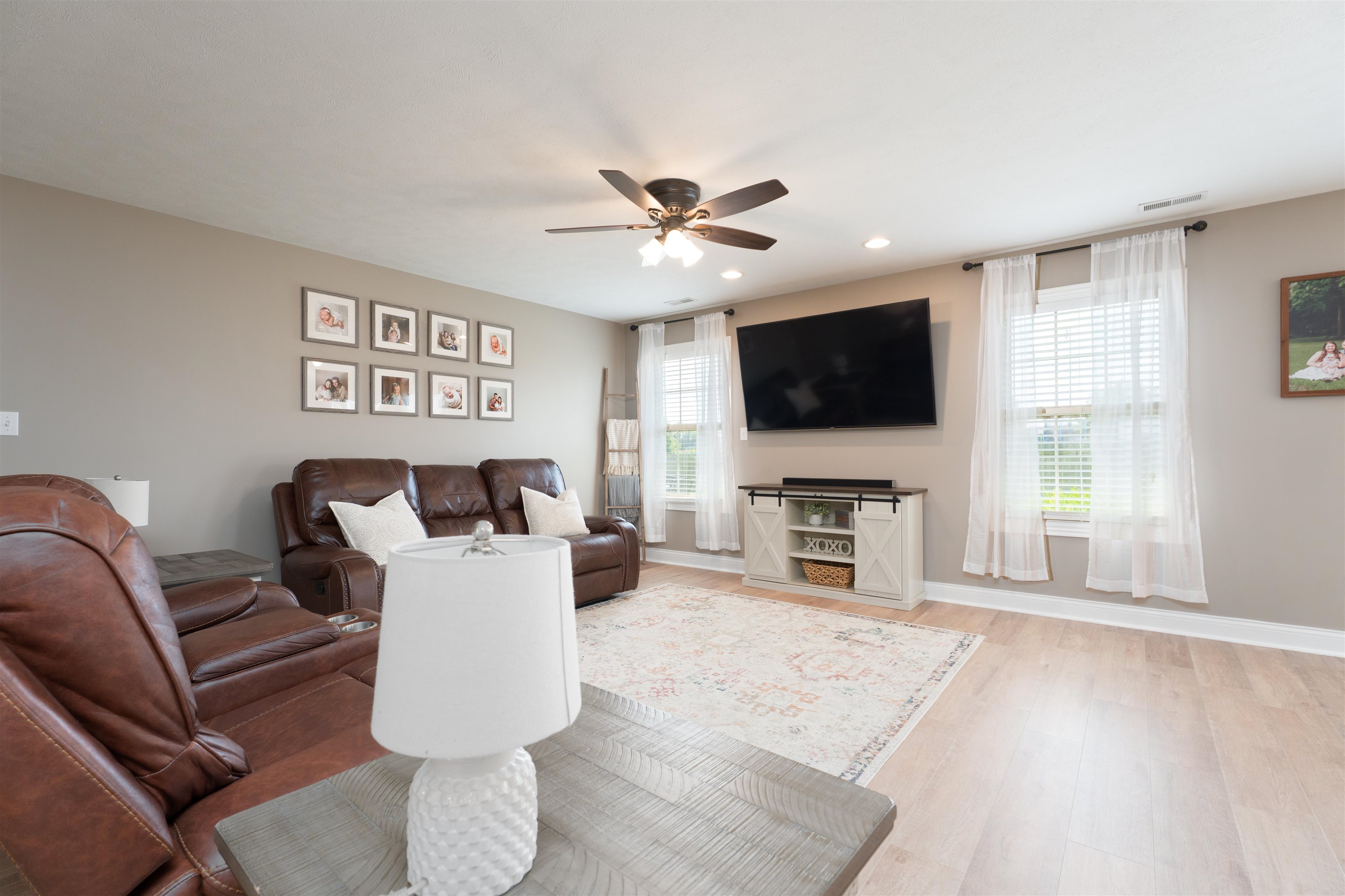 5460 Meadow Grove Dr, Owensboro, Kentucky 42301, 3 Bedrooms Bedrooms, ,2 BathroomsBathrooms,Single Family Residence,For Sale,Meadow Grove Dr,92755