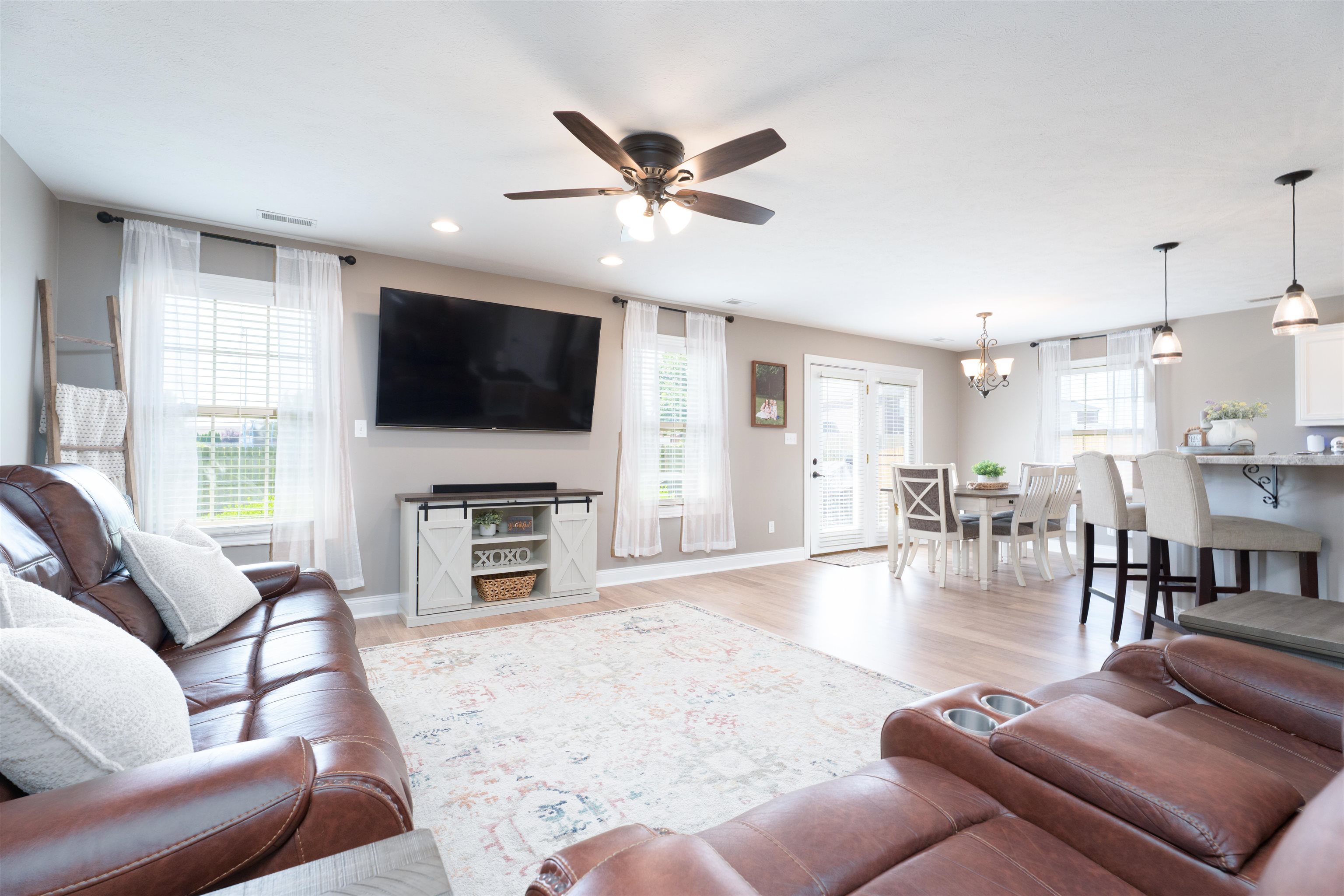 5460 Meadow Grove Dr, Owensboro, Kentucky 42301, 3 Bedrooms Bedrooms, ,2 BathroomsBathrooms,Single Family Residence,For Sale,Meadow Grove Dr,92755