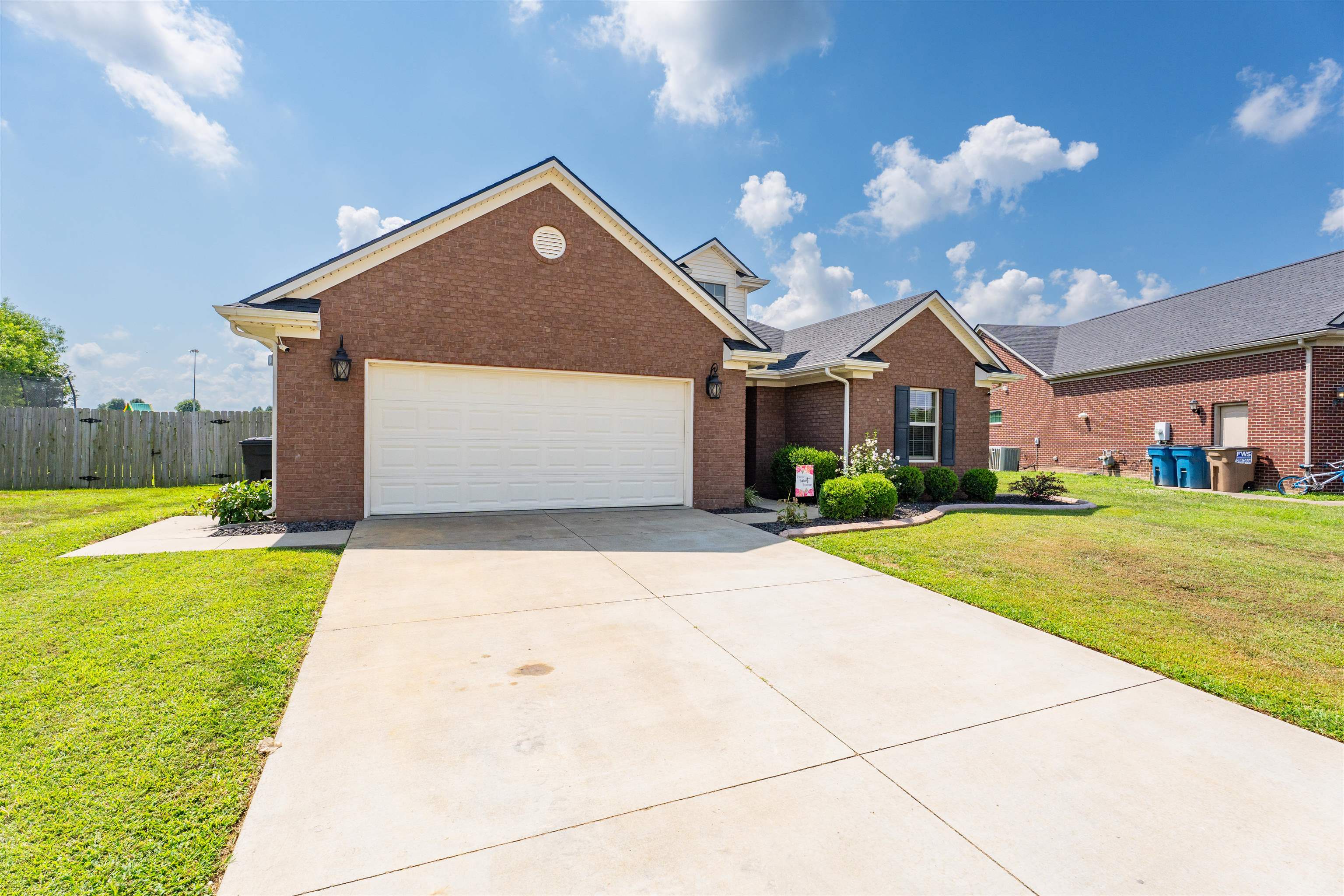 5460 Meadow Grove Dr, Owensboro, Kentucky 42301, 3 Bedrooms Bedrooms, ,2 BathroomsBathrooms,Single Family Residence,For Sale,Meadow Grove Dr,92755