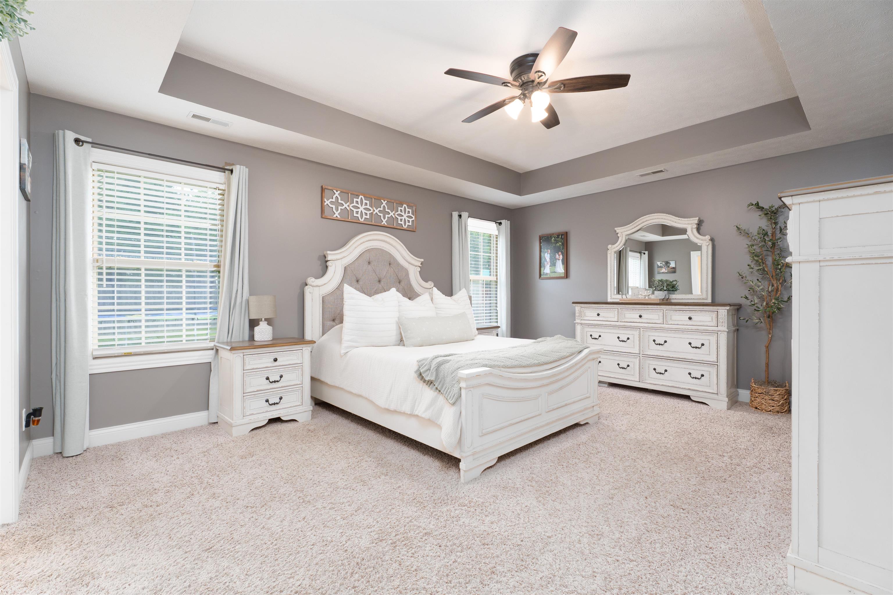 5460 Meadow Grove Dr, Owensboro, Kentucky 42301, 3 Bedrooms Bedrooms, ,2 BathroomsBathrooms,Single Family Residence,For Sale,Meadow Grove Dr,92755