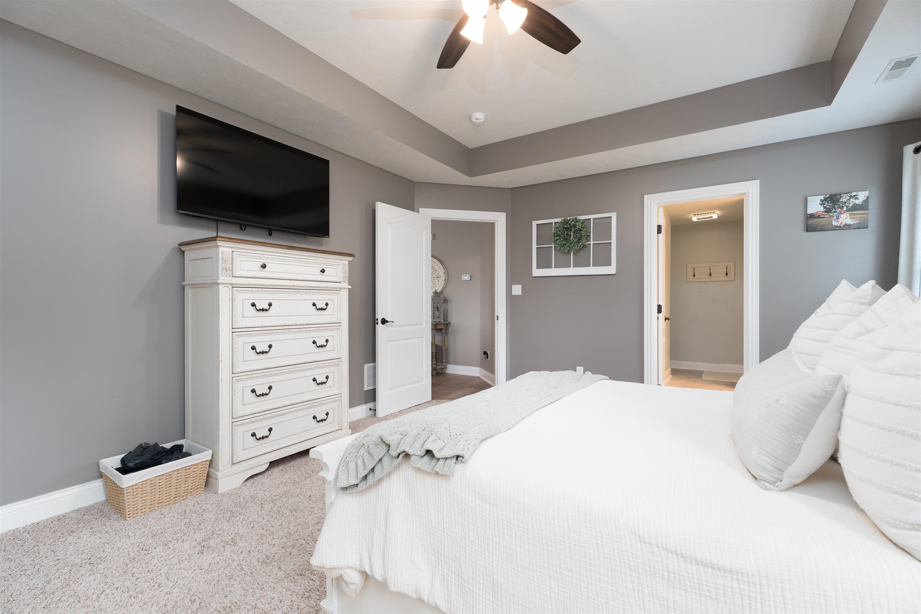 5460 Meadow Grove Dr, Owensboro, Kentucky 42301, 3 Bedrooms Bedrooms, ,2 BathroomsBathrooms,Single Family Residence,For Sale,Meadow Grove Dr,92755