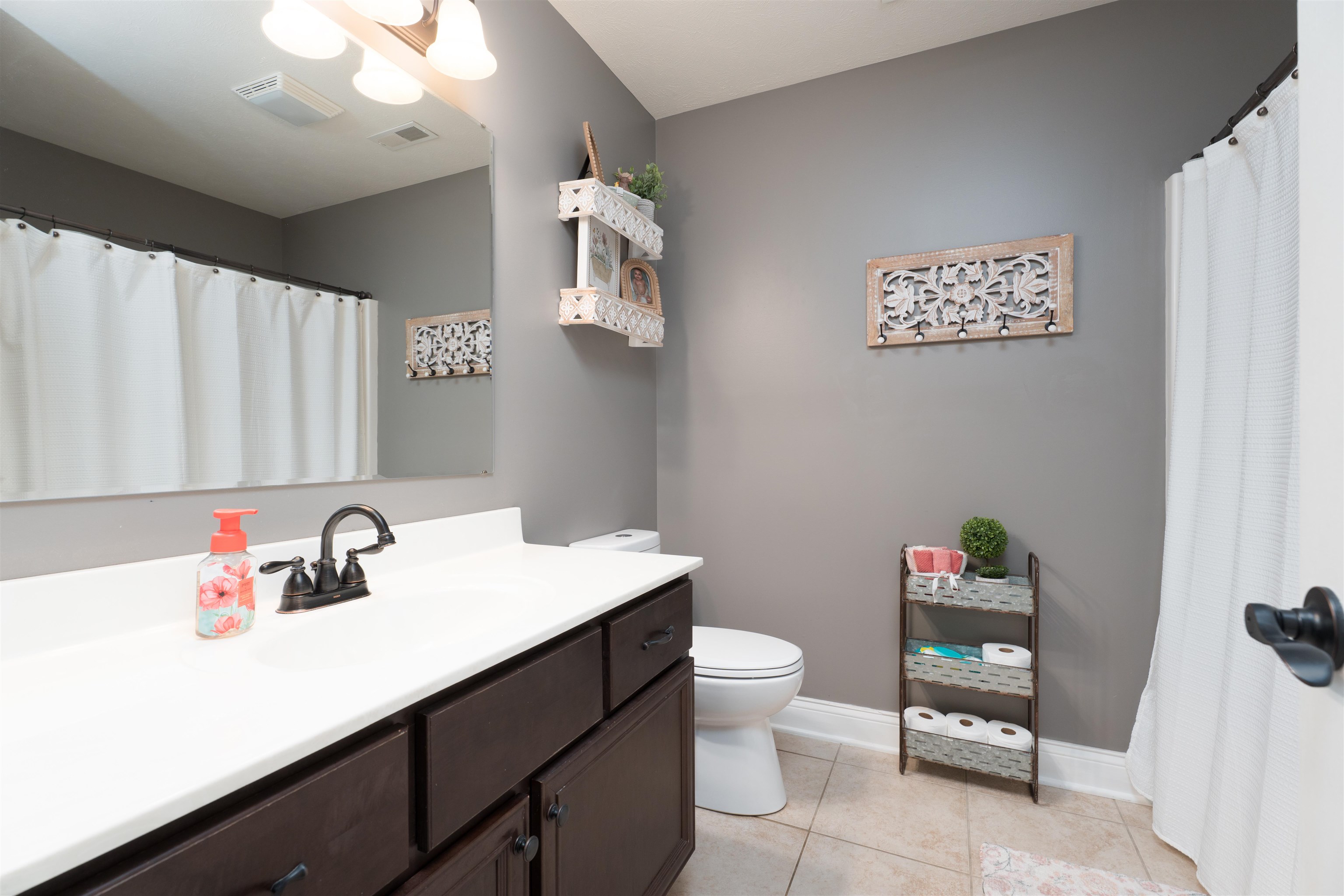 5460 Meadow Grove Dr, Owensboro, Kentucky 42301, 3 Bedrooms Bedrooms, ,2 BathroomsBathrooms,Single Family Residence,For Sale,Meadow Grove Dr,92755