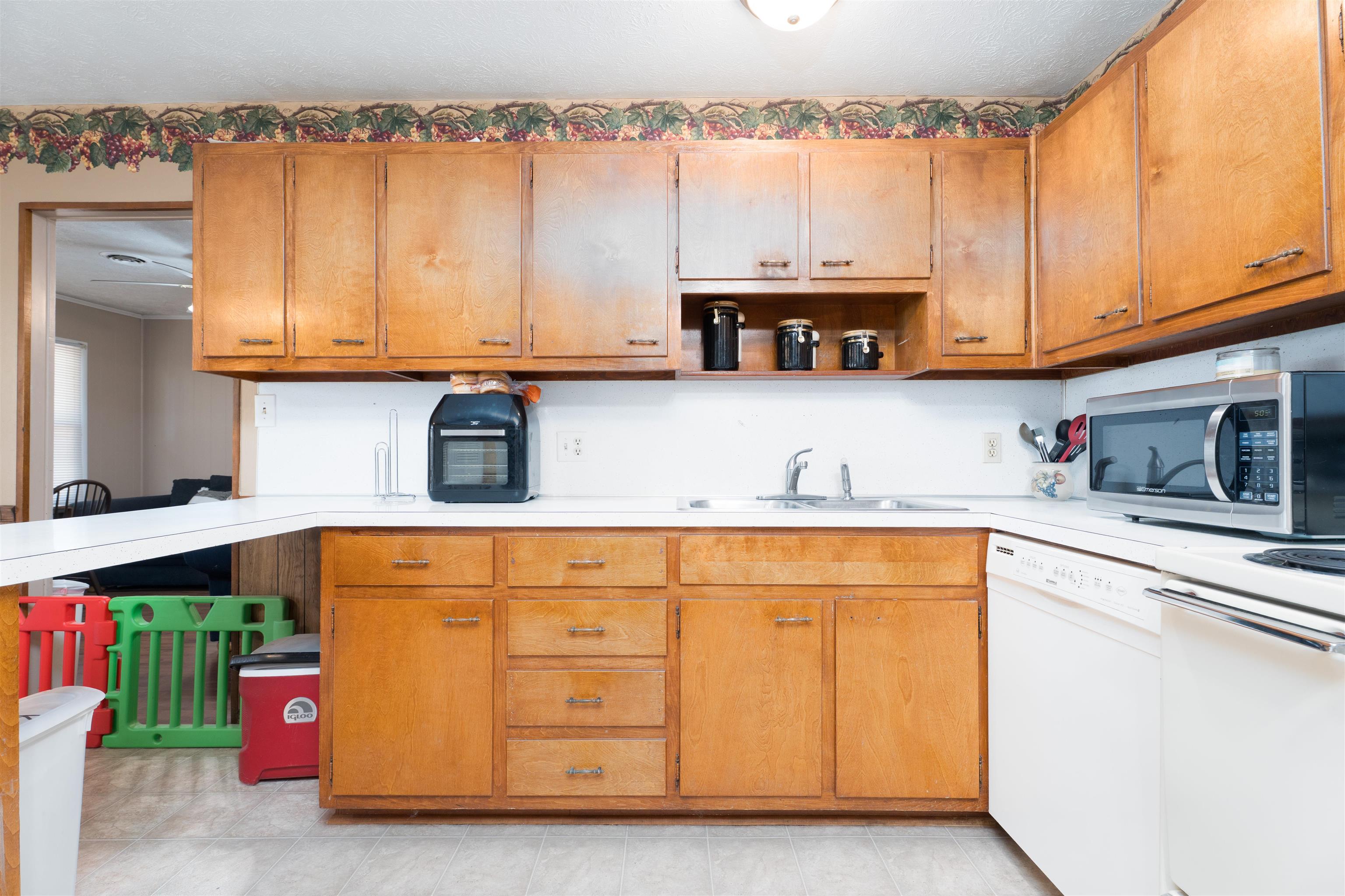 5277 Ashland Ave., Owensboro, Kentucky 42301, 3 Bedrooms Bedrooms, ,1 BathroomBathrooms,Single Family Residence,For Sale,Ashland Ave.,92757