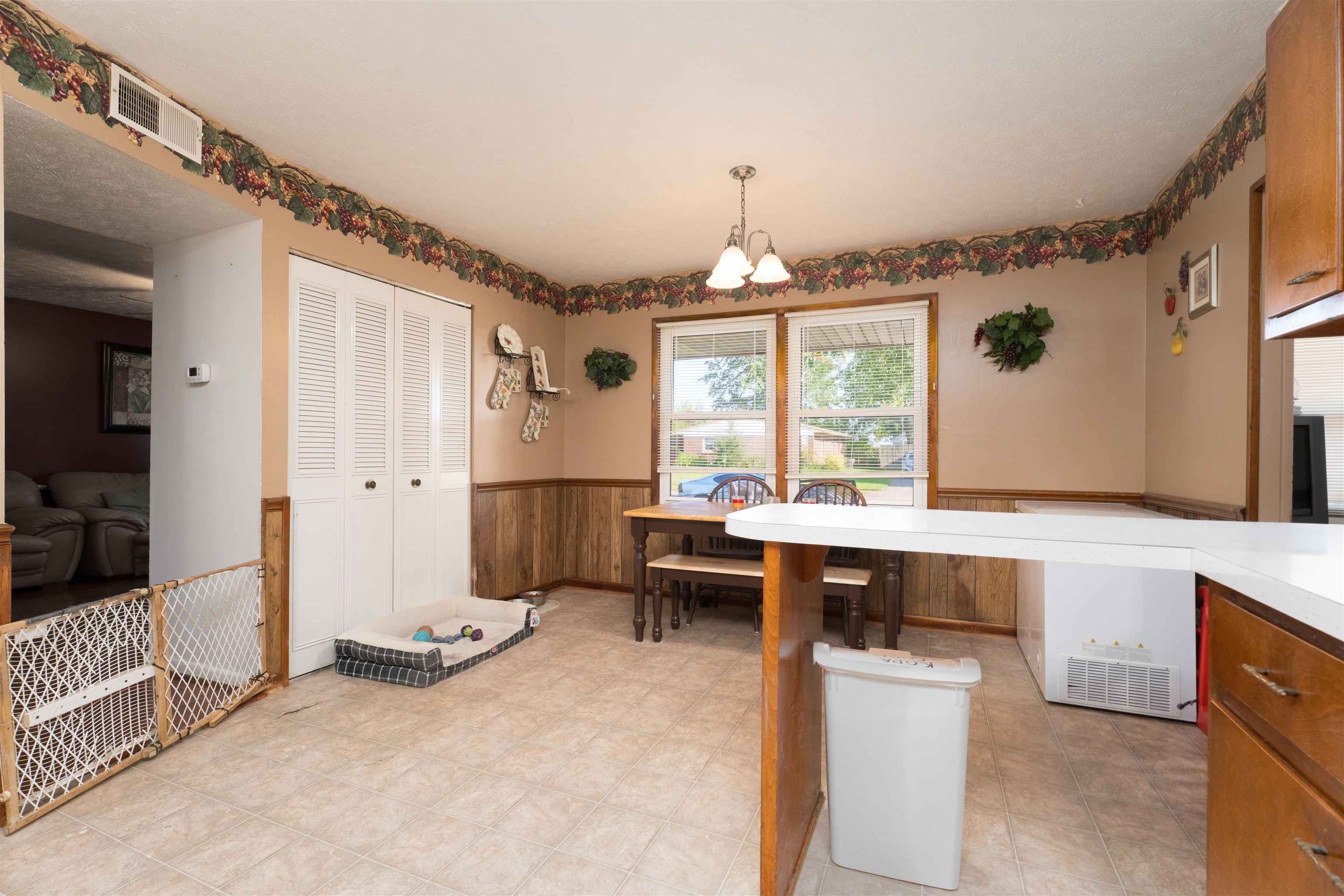 5277 Ashland Ave., Owensboro, Kentucky 42301, 3 Bedrooms Bedrooms, ,1 BathroomBathrooms,Single Family Residence,For Sale,Ashland Ave.,92757