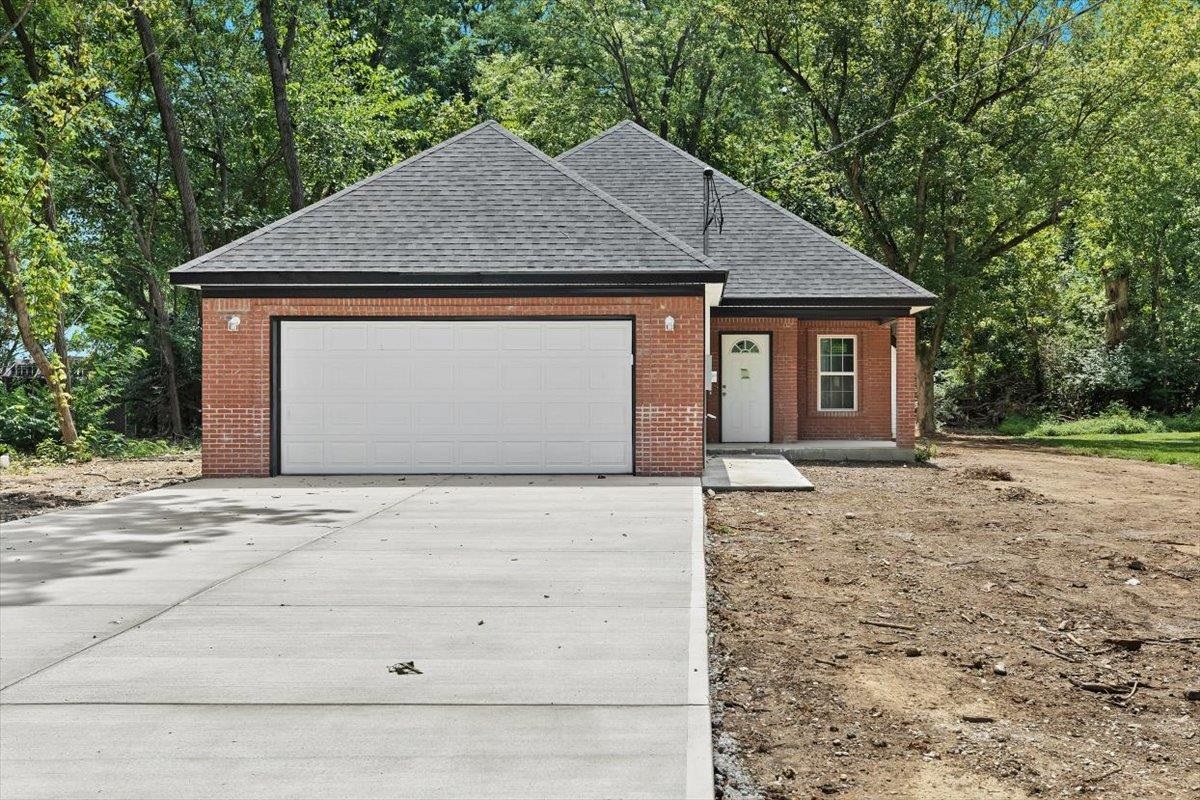 1904 Donald, Louisville, Kentucky 40216, 3 Bedrooms Bedrooms, ,2 BathroomsBathrooms,Single Family Residence,For Sale,Donald,92759