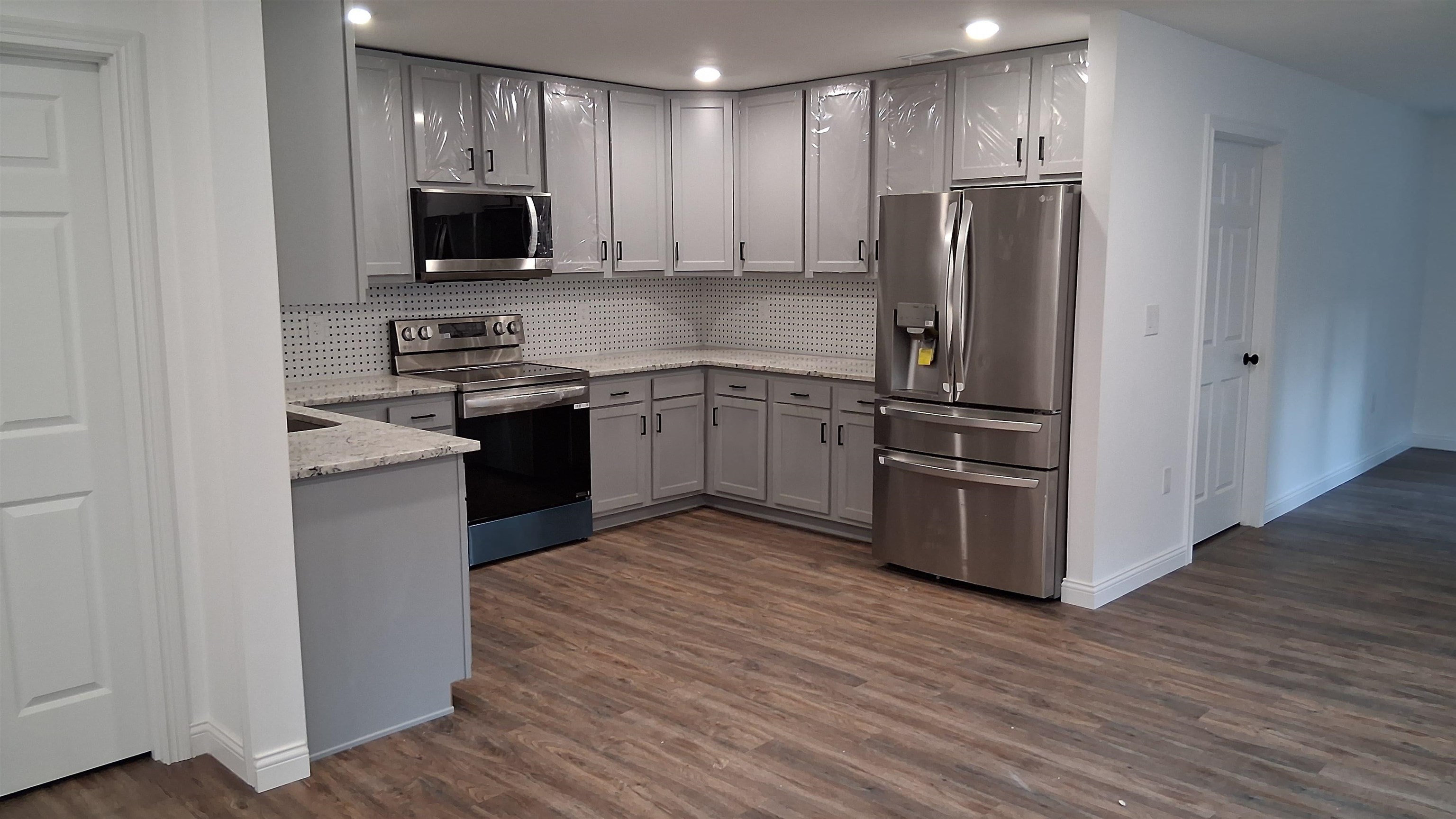 1904 Donald, Louisville, Kentucky 40216, 3 Bedrooms Bedrooms, ,2 BathroomsBathrooms,Single Family Residence,For Sale,Donald,92759