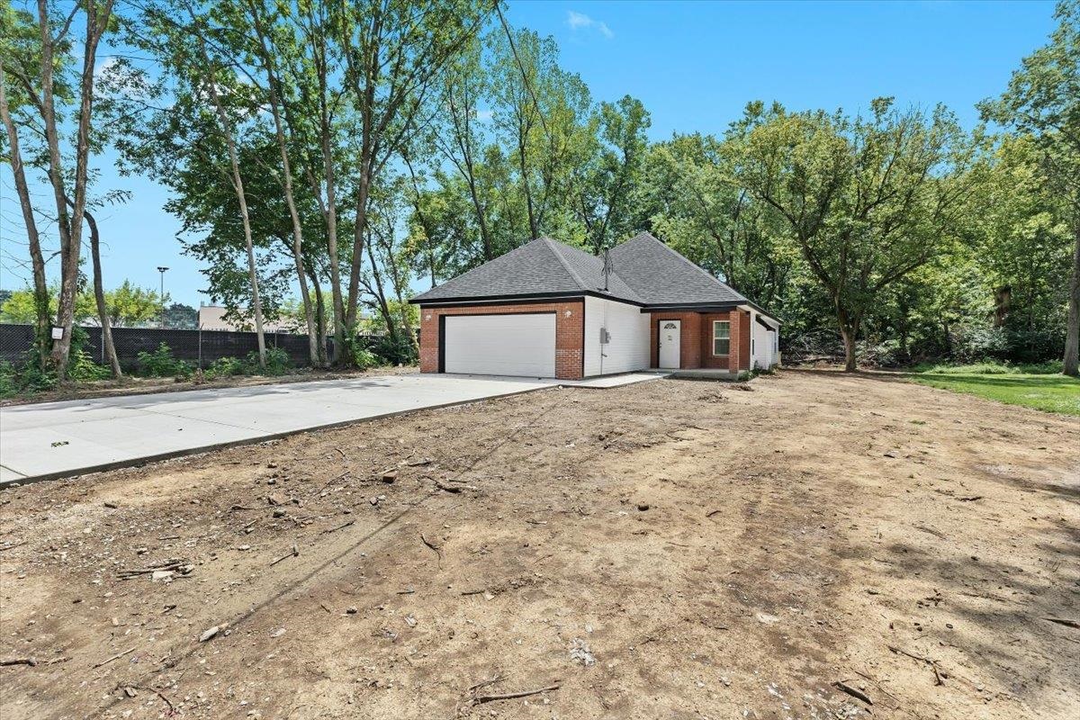 1904 Donald, Louisville, Kentucky 40216, 3 Bedrooms Bedrooms, ,2 BathroomsBathrooms,Single Family Residence,For Sale,Donald,92759