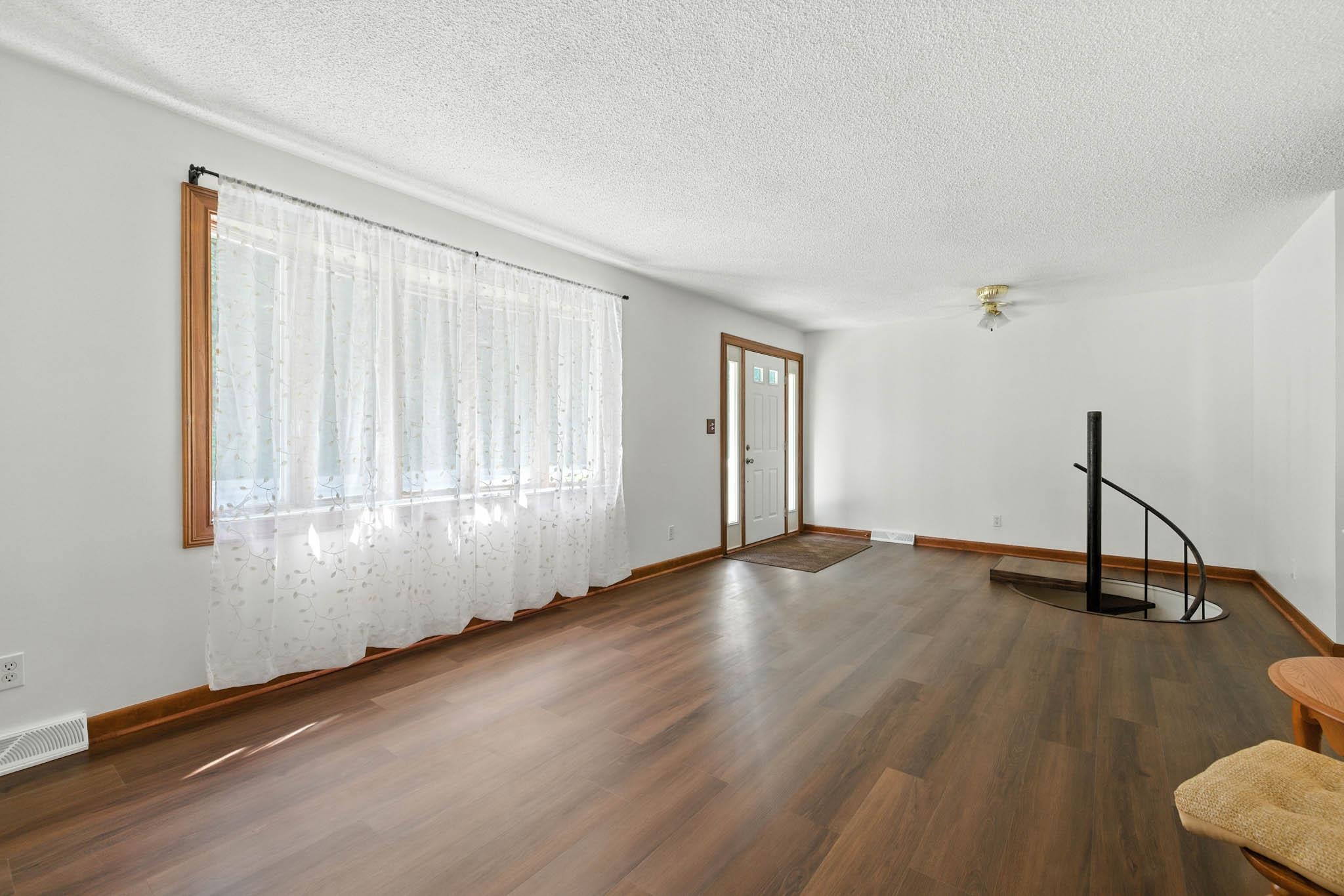 335 Harrison, Hawesville, Kentucky 42348, 3 Bedrooms Bedrooms, ,1 BathroomBathrooms,Single Family Residence,For Sale,Harrison,92760
