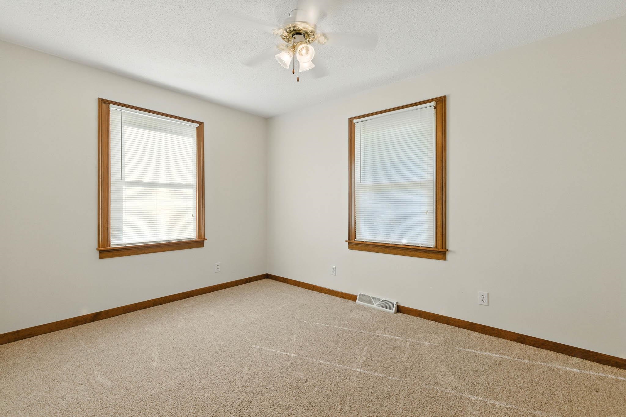335 Harrison, Hawesville, Kentucky 42348, 3 Bedrooms Bedrooms, ,1 BathroomBathrooms,Single Family Residence,For Sale,Harrison,92760
