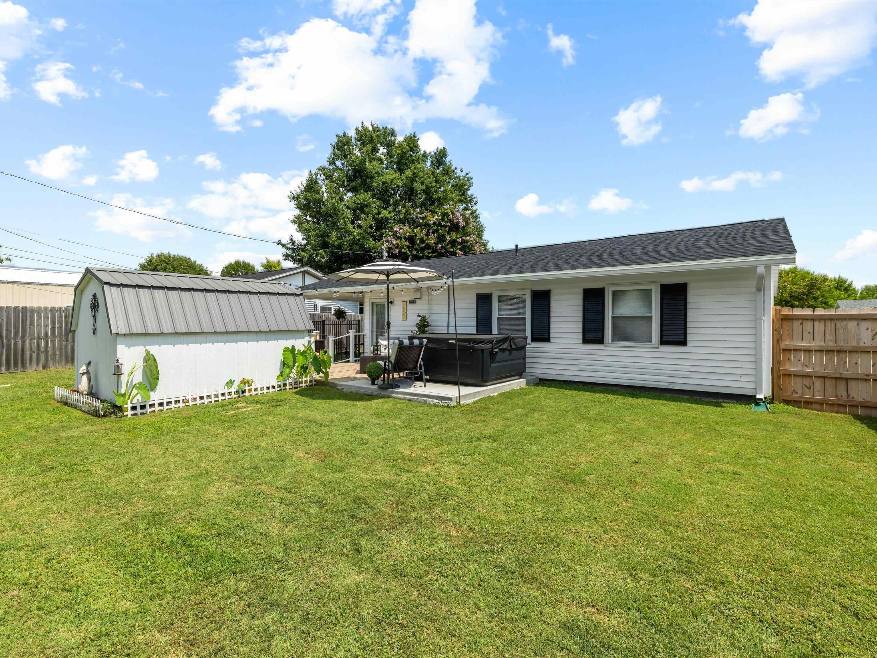 622 Ridgewood Street, Owensboro, Kentucky 42301, 3 Bedrooms Bedrooms, ,1 BathroomBathrooms,Single Family Residence,For Sale,Ridgewood Street,92769