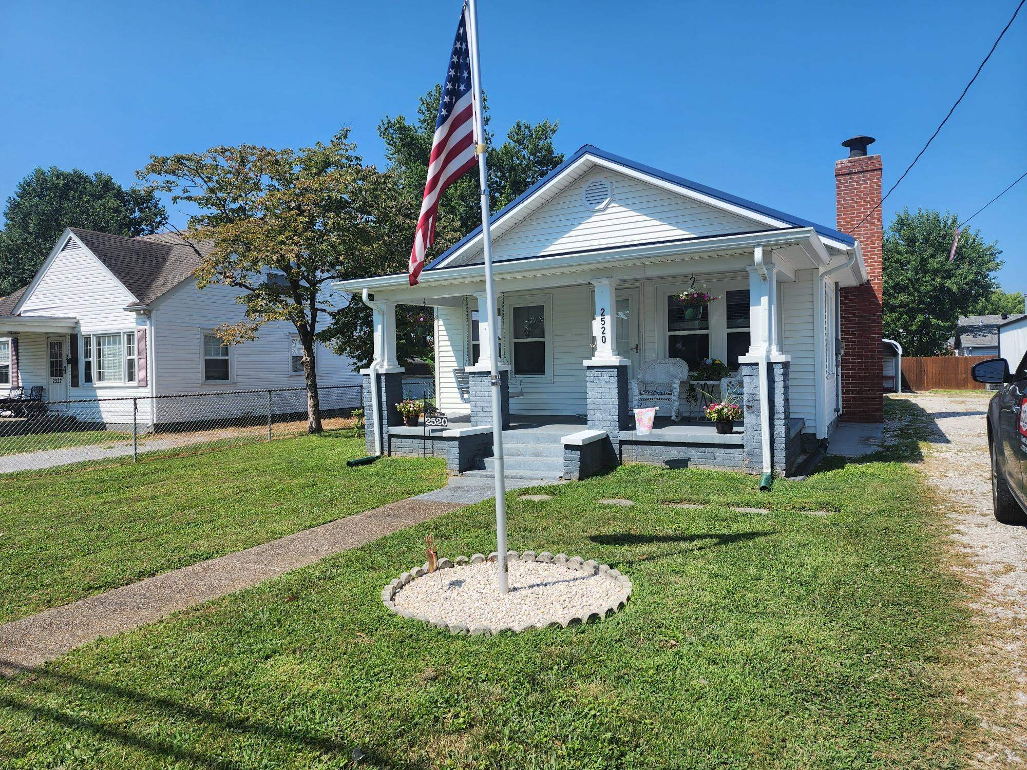 2520 Daviess Street, Owensboro, Kentucky 42301, 3 Bedrooms Bedrooms, ,1 BathroomBathrooms,Single Family Residence,For Sale,Daviess Street,92770