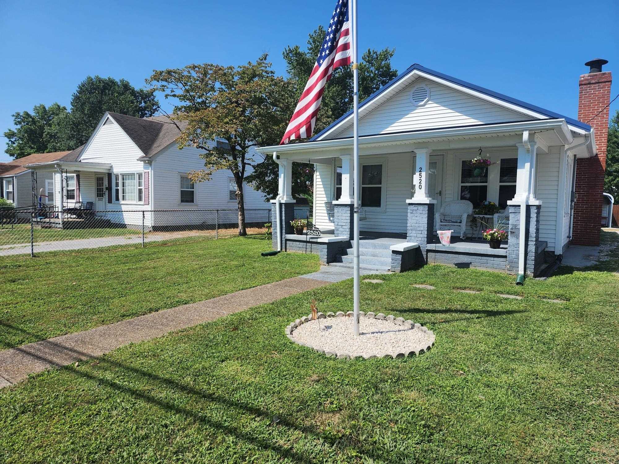2520 Daviess Street, Owensboro, Kentucky 42301, 3 Bedrooms Bedrooms, ,1 BathroomBathrooms,Single Family Residence,For Sale,Daviess Street,92770
