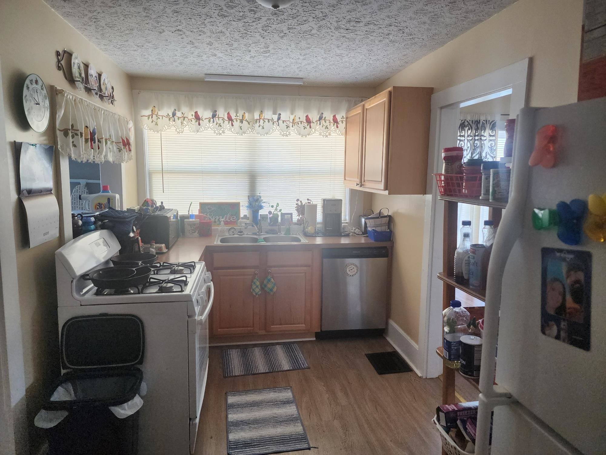 2520 Daviess Street, Owensboro, Kentucky 42301, 3 Bedrooms Bedrooms, ,1 BathroomBathrooms,Single Family Residence,For Sale,Daviess Street,92770