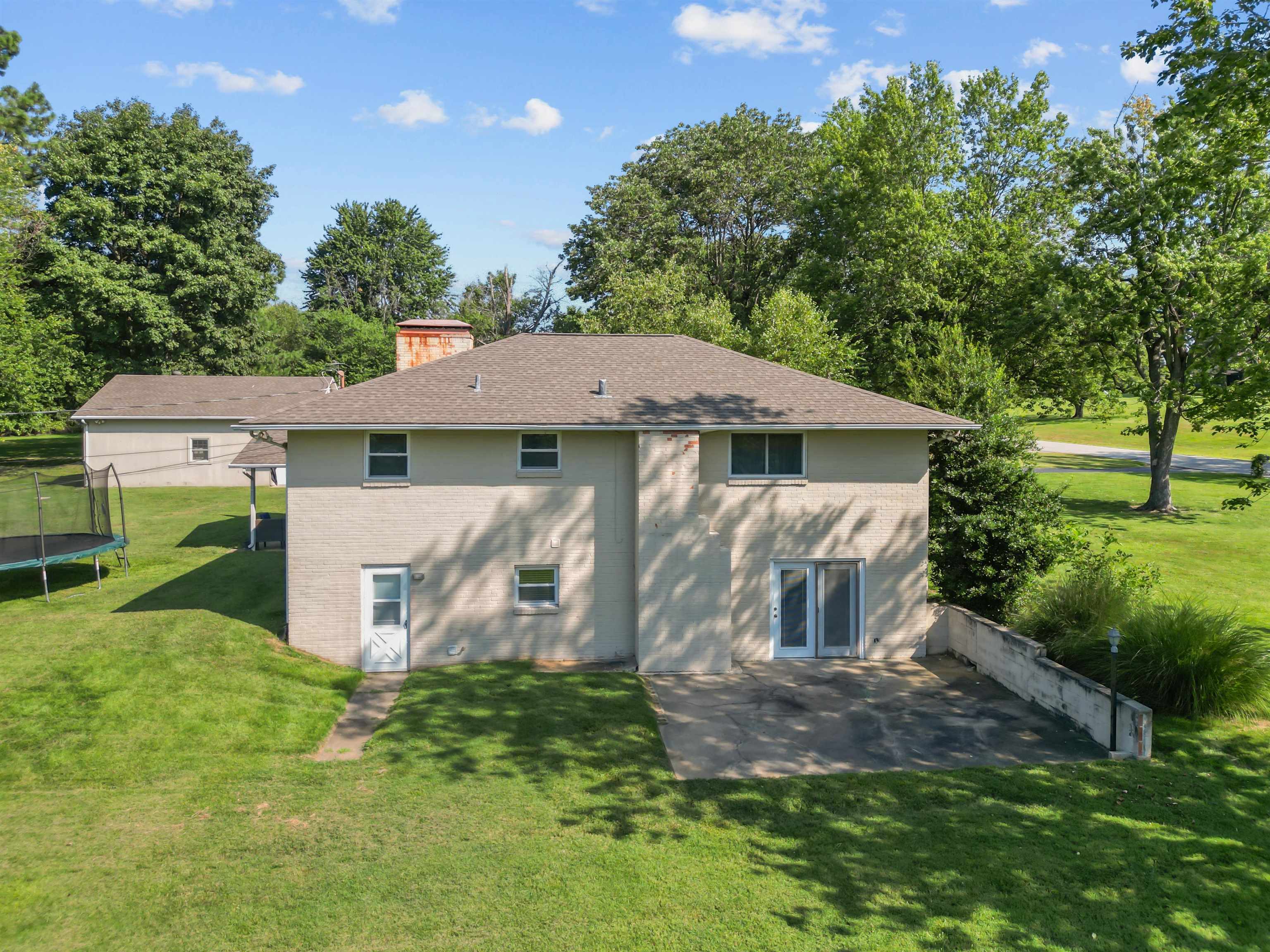4550 Doe Run, Owensboro, Kentucky 42303, 5 Bedrooms Bedrooms, ,2 BathroomsBathrooms,Single Family Residence,For Sale,Doe Run,92773