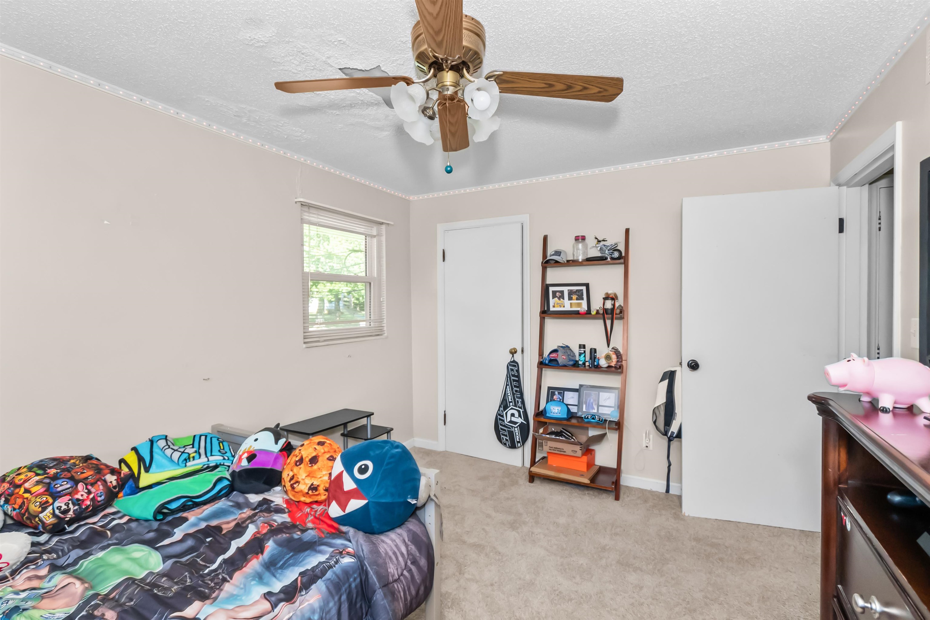 4550 Doe Run, Owensboro, Kentucky 42303, 5 Bedrooms Bedrooms, ,2 BathroomsBathrooms,Single Family Residence,For Sale,Doe Run,92773