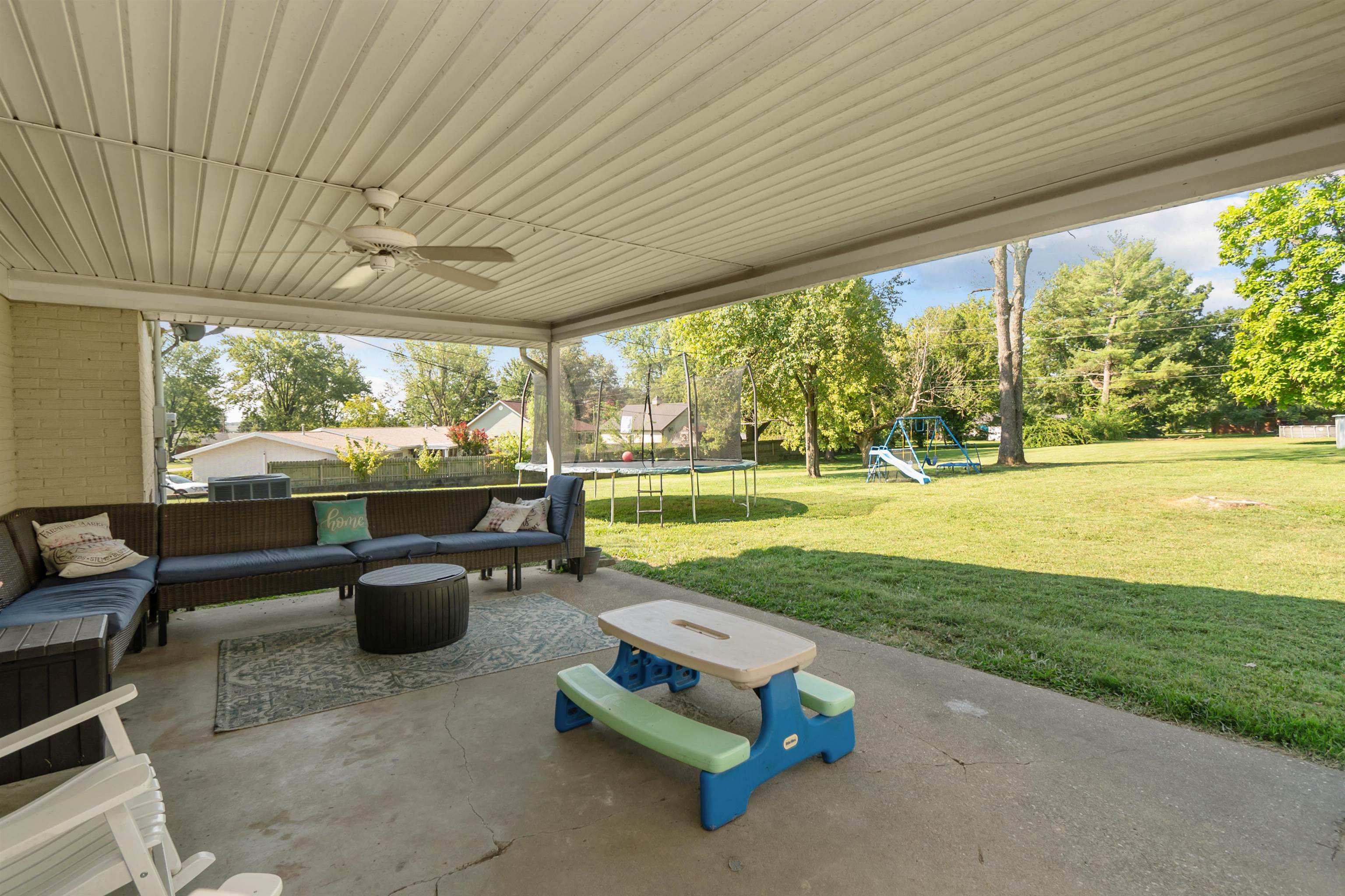 4550 Doe Run, Owensboro, Kentucky 42303, 5 Bedrooms Bedrooms, ,2 BathroomsBathrooms,Single Family Residence,For Sale,Doe Run,92773