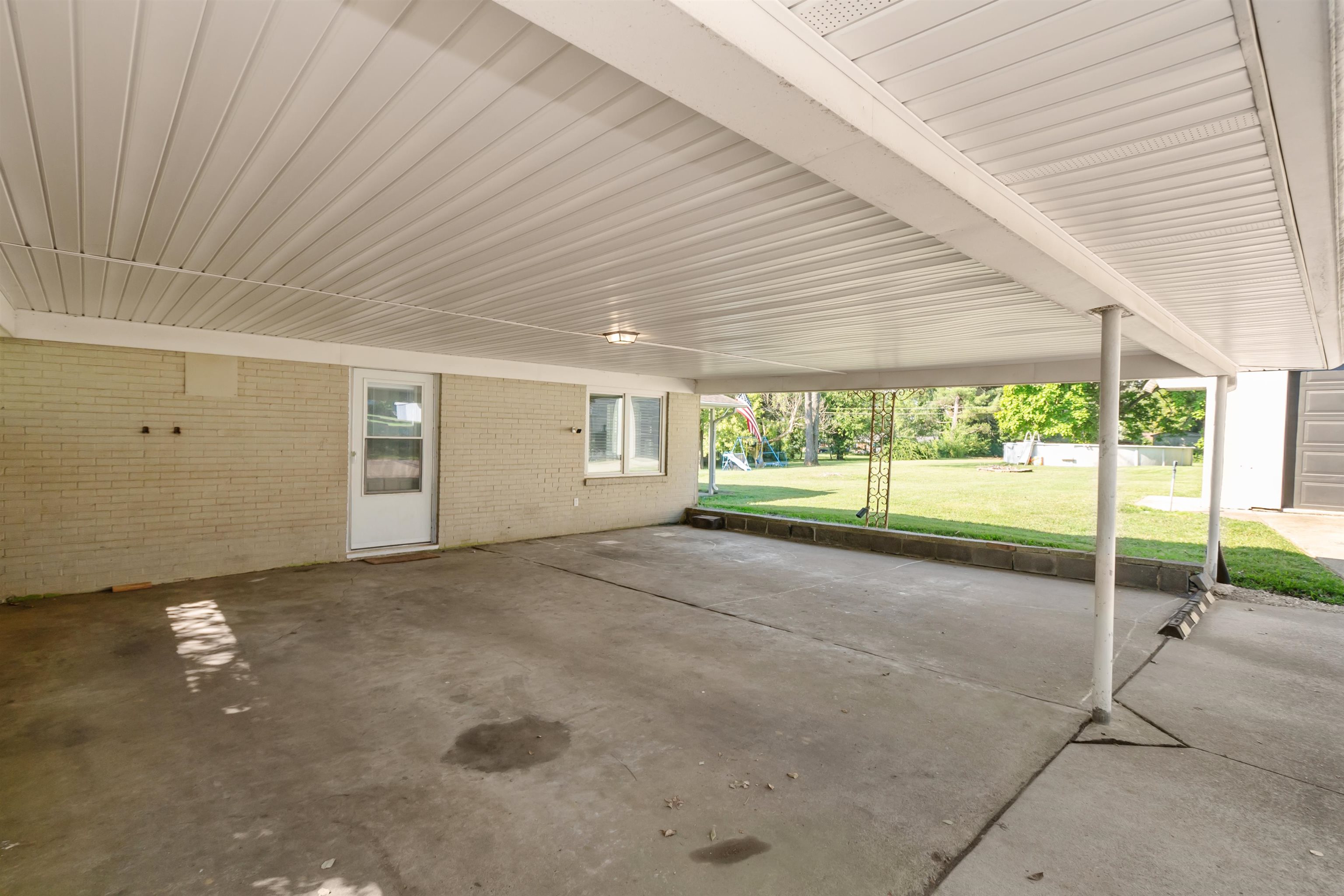 4550 Doe Run, Owensboro, Kentucky 42303, 5 Bedrooms Bedrooms, ,2 BathroomsBathrooms,Single Family Residence,For Sale,Doe Run,92773