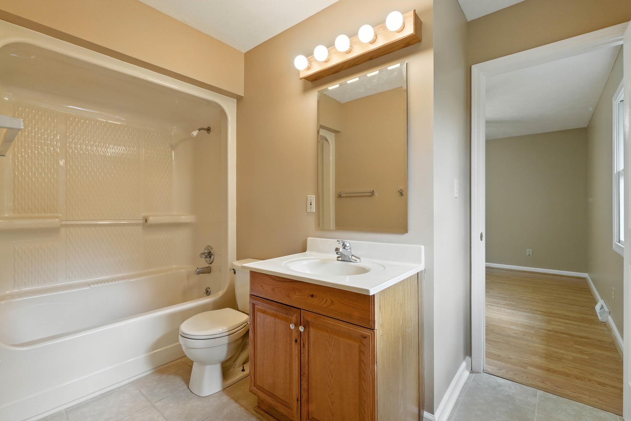 1302 Betty Jane St, Beaver Dam, Kentucky 42320, 4 Bedrooms Bedrooms, ,2 BathroomsBathrooms,Single Family Residence,For Sale,Betty Jane St,92777