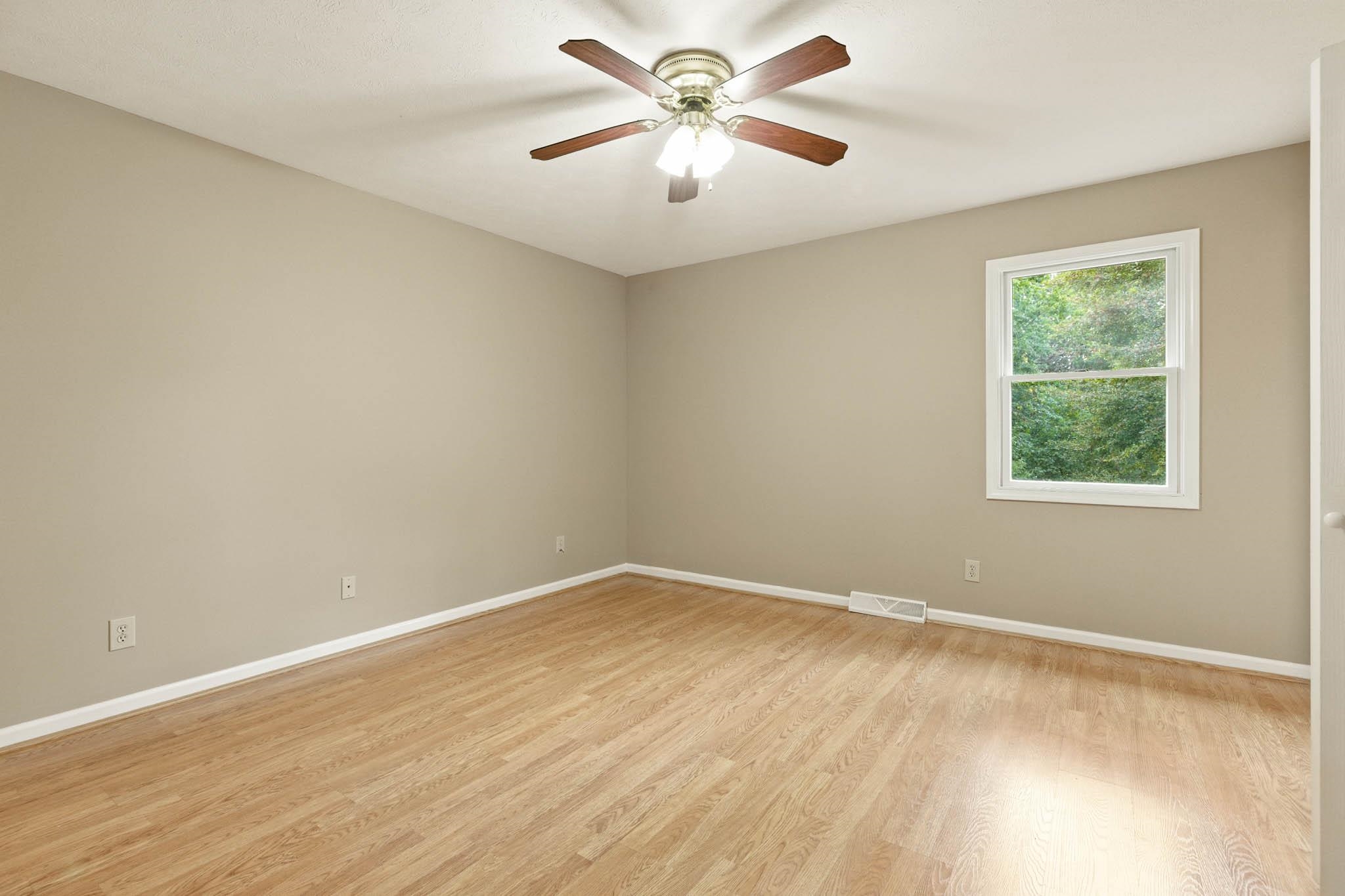 1302 Betty Jane St, Beaver Dam, Kentucky 42320, 4 Bedrooms Bedrooms, ,2 BathroomsBathrooms,Single Family Residence,For Sale,Betty Jane St,92777
