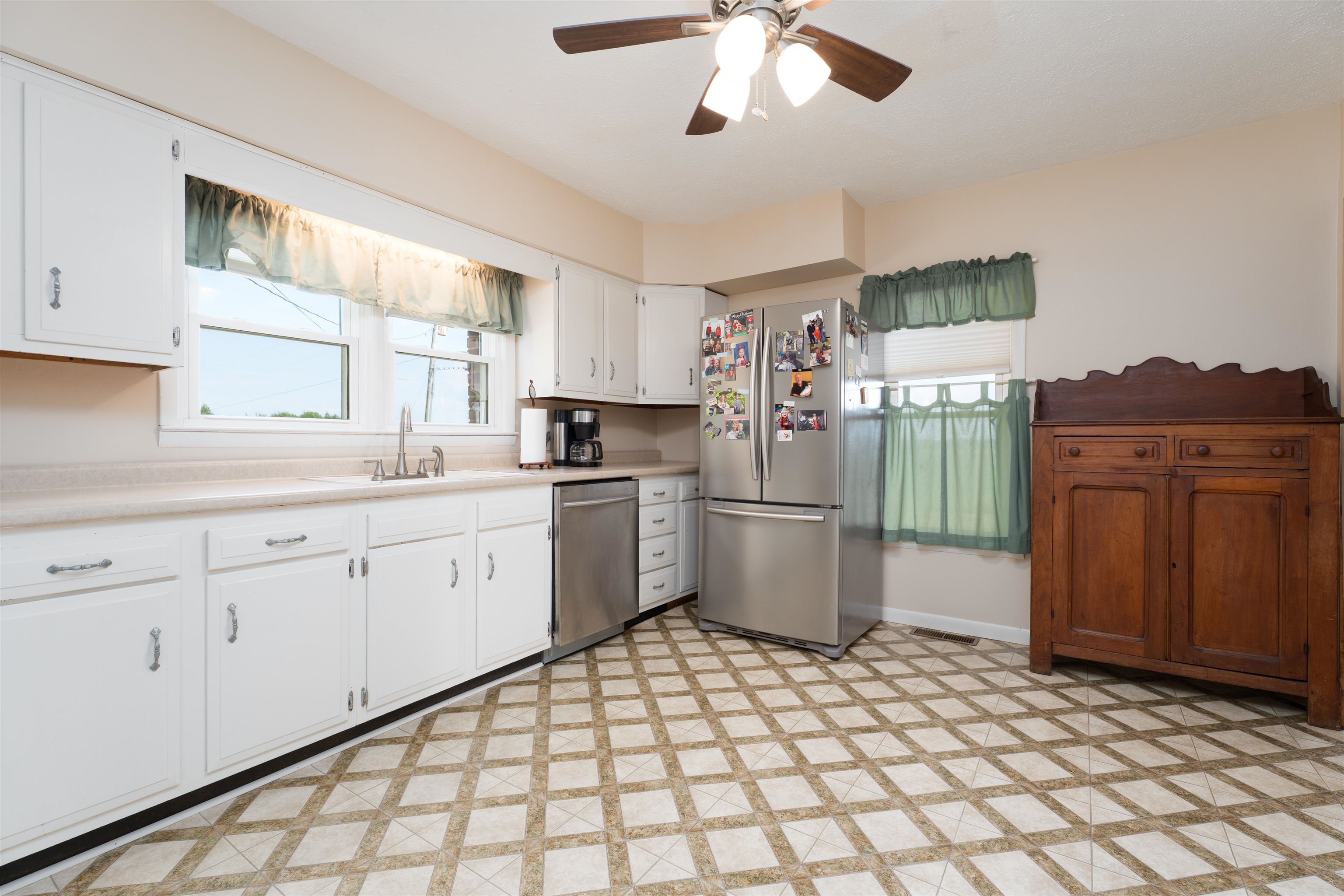 2142 KY 1792, Calhoun, Kentucky 42327, 3 Bedrooms Bedrooms, ,2 BathroomsBathrooms,Single Family Residence,For Sale,KY 1792,92779
