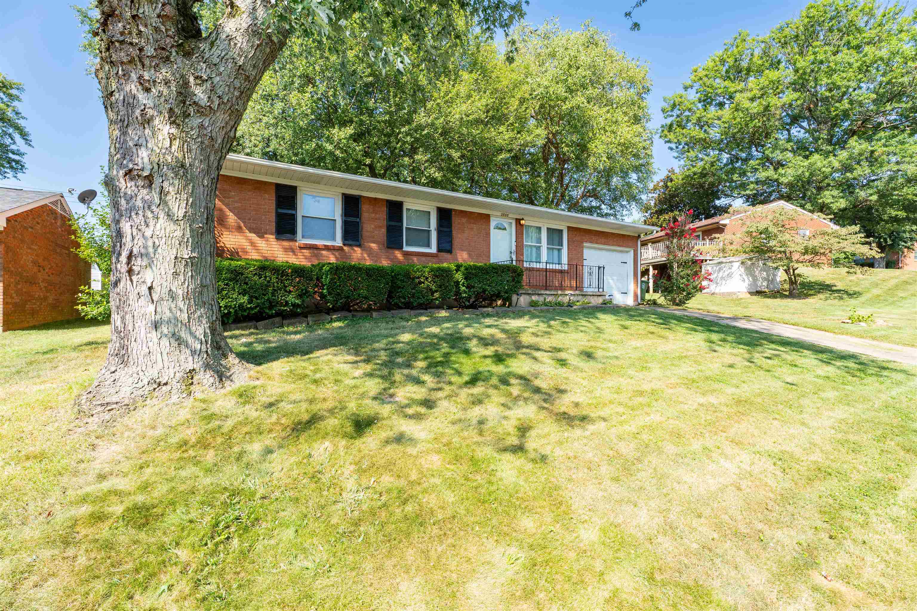 2806 Redford Dr, Owensboro, Kentucky 42303, 3 Bedrooms Bedrooms, ,1 BathroomBathrooms,Single Family Residence,For Sale,Redford Dr,92783