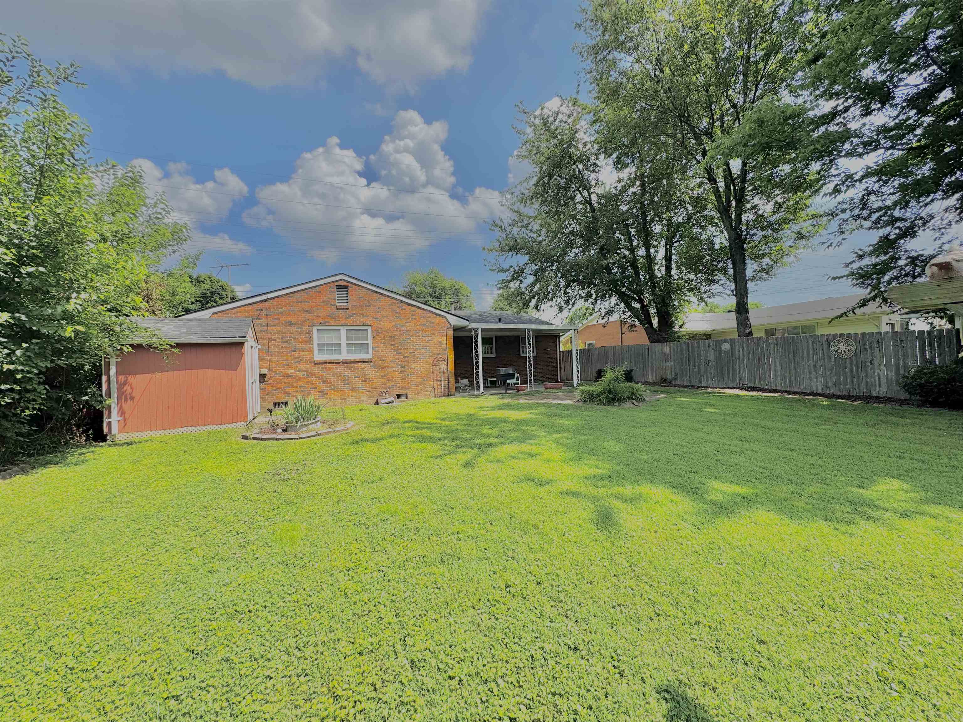 1512 Tamarack Rd, Owensboro, Kentucky 42301, 3 Bedrooms Bedrooms, ,1 BathroomBathrooms,Single Family Residence,For Sale,Tamarack Rd,92784